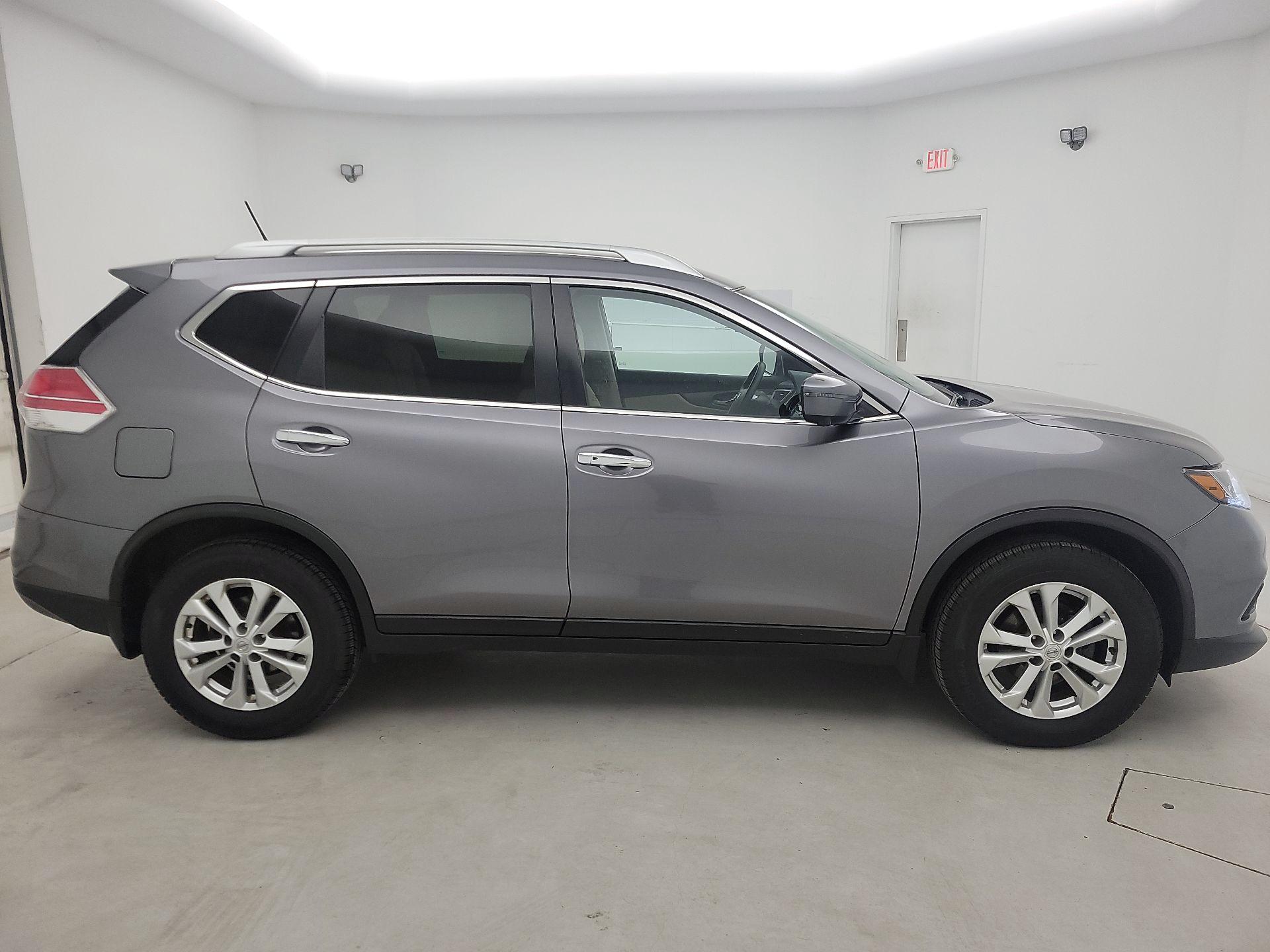 Thumbnail: 2016 Nissan Rogue - 4