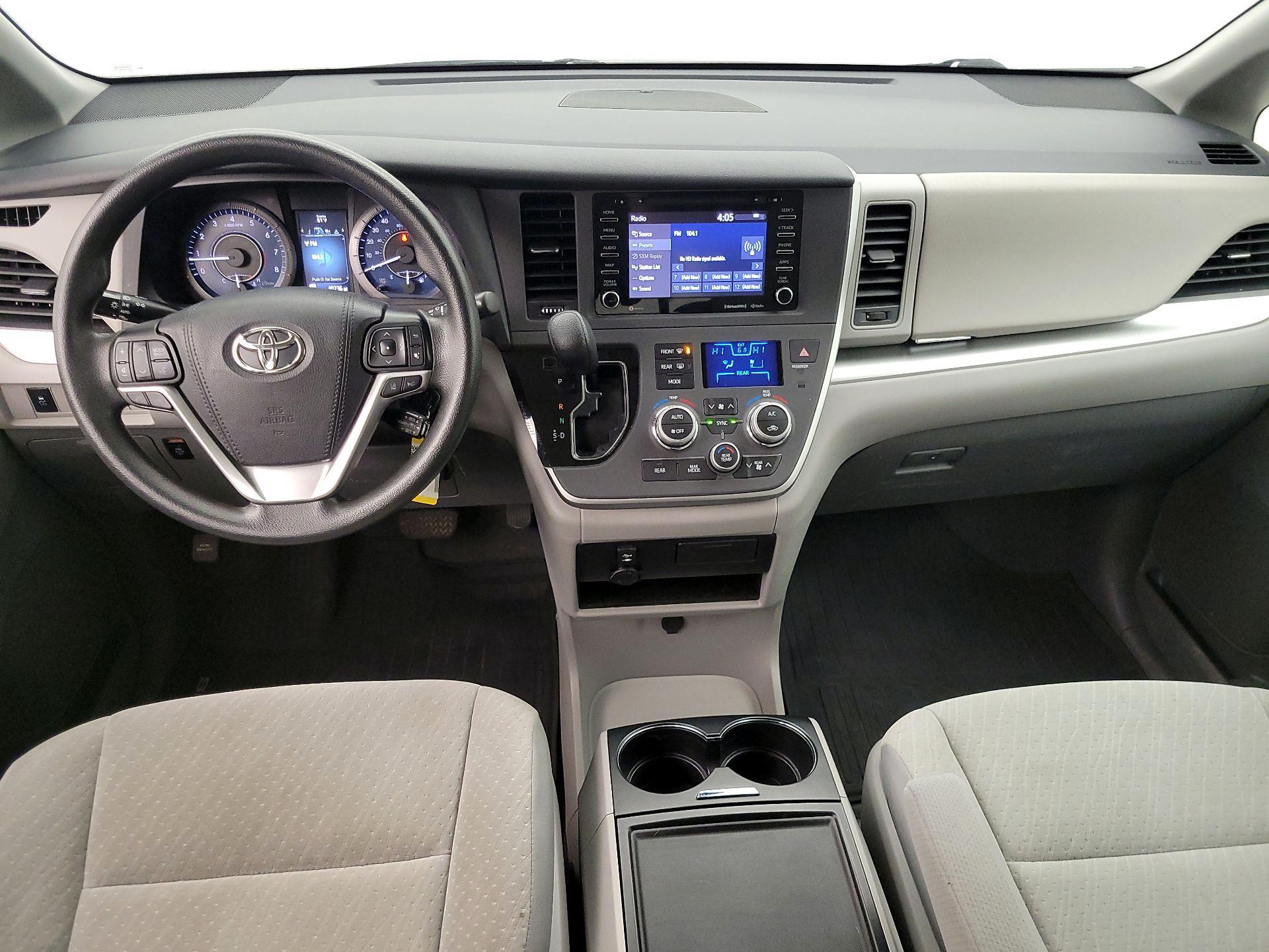 Thumbnail: 2020 Toyota Sienna - 9