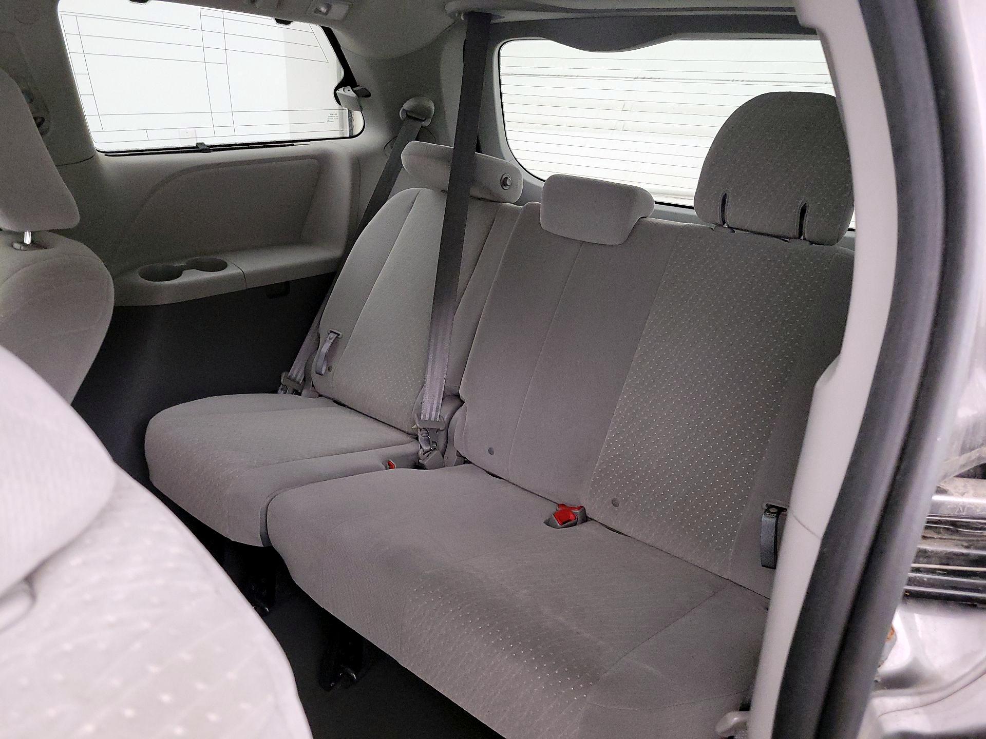 Thumbnail: 2020 Toyota Sienna - 20