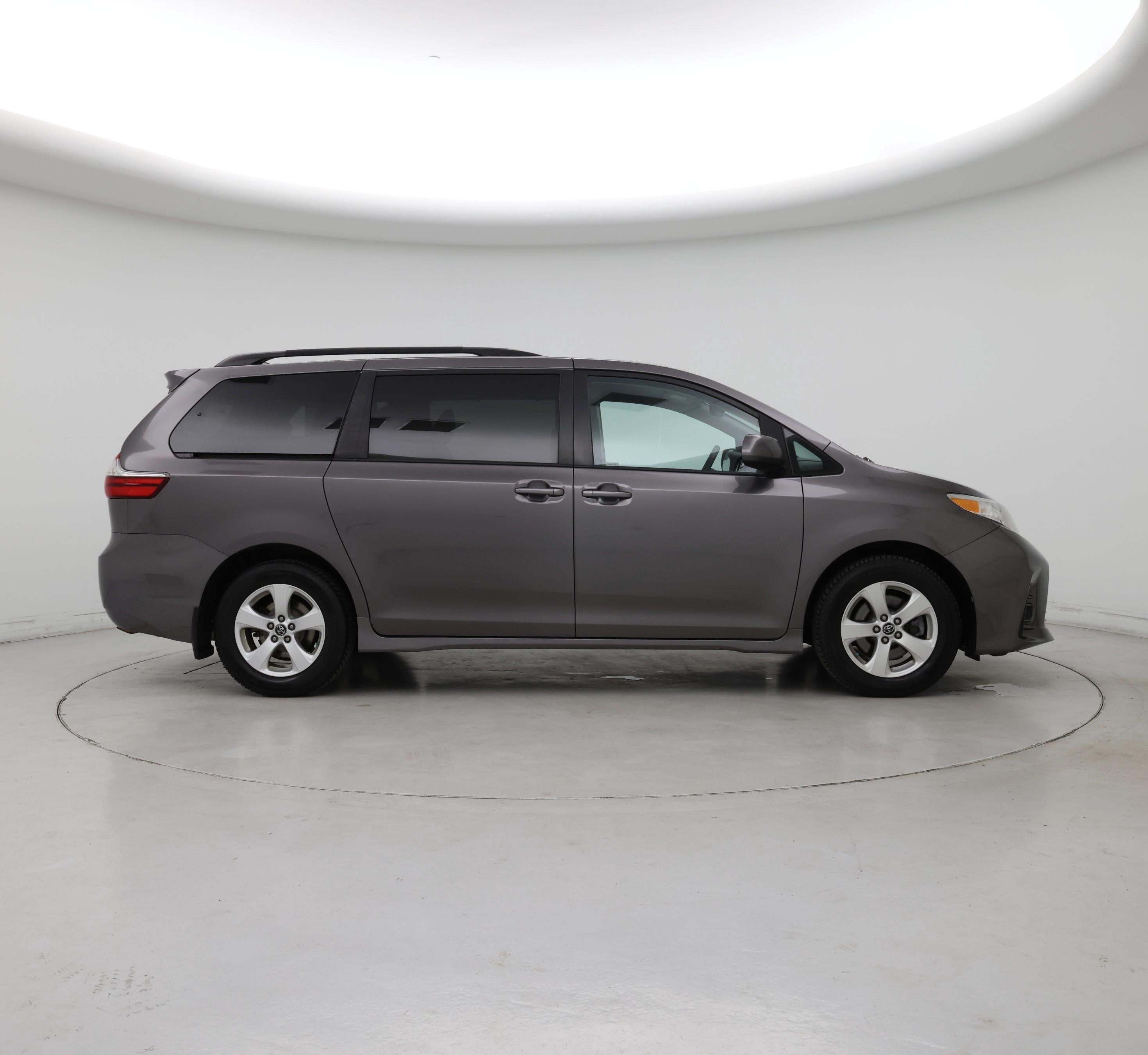 Thumbnail: 2020 Toyota Sienna - 7