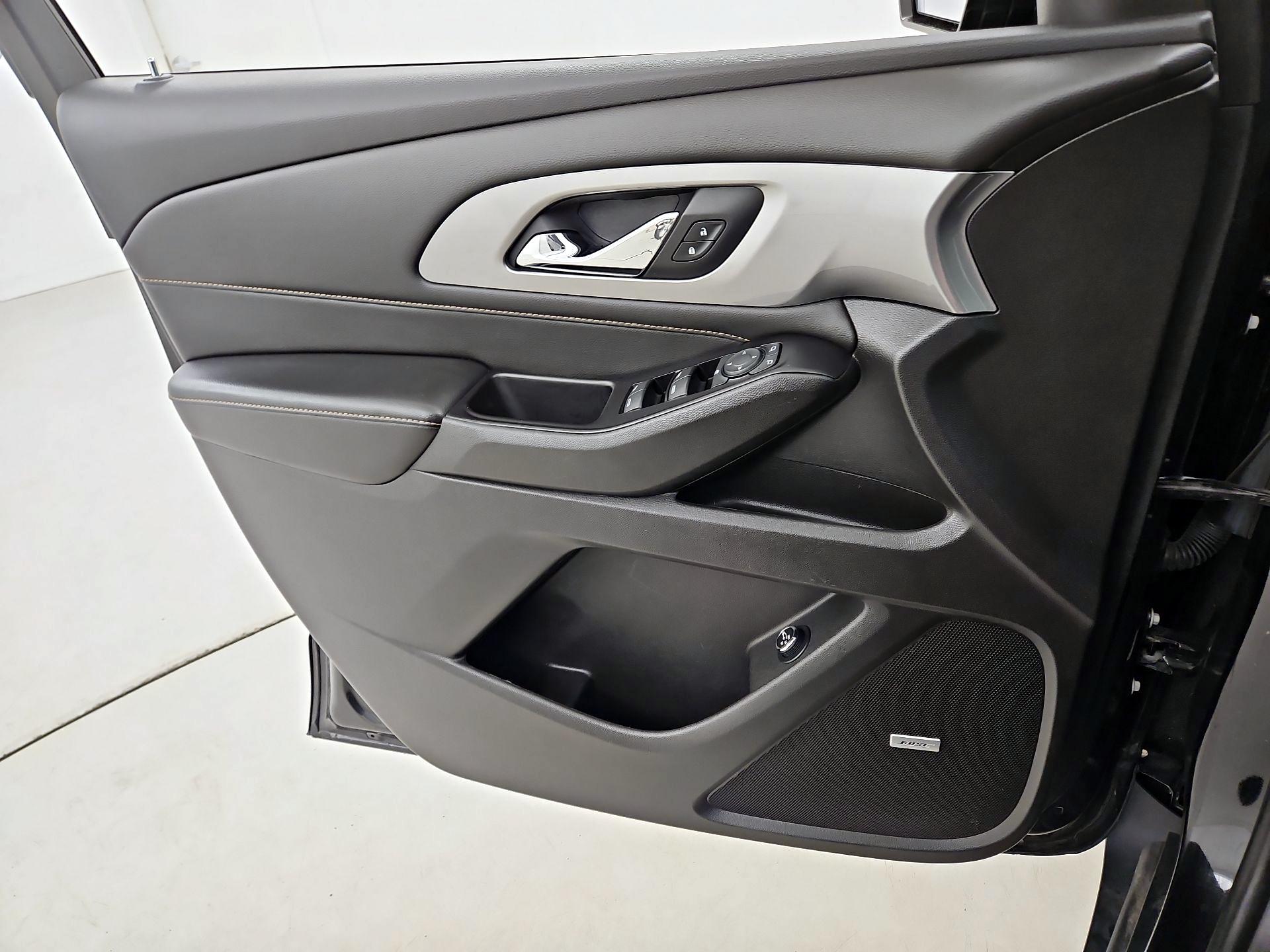 Thumbnail: 2019 Chevrolet Traverse - 12