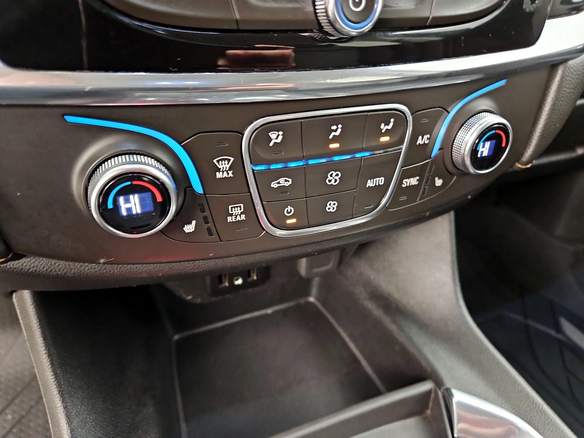 Thumbnail: 2019 Chevrolet Traverse - 17