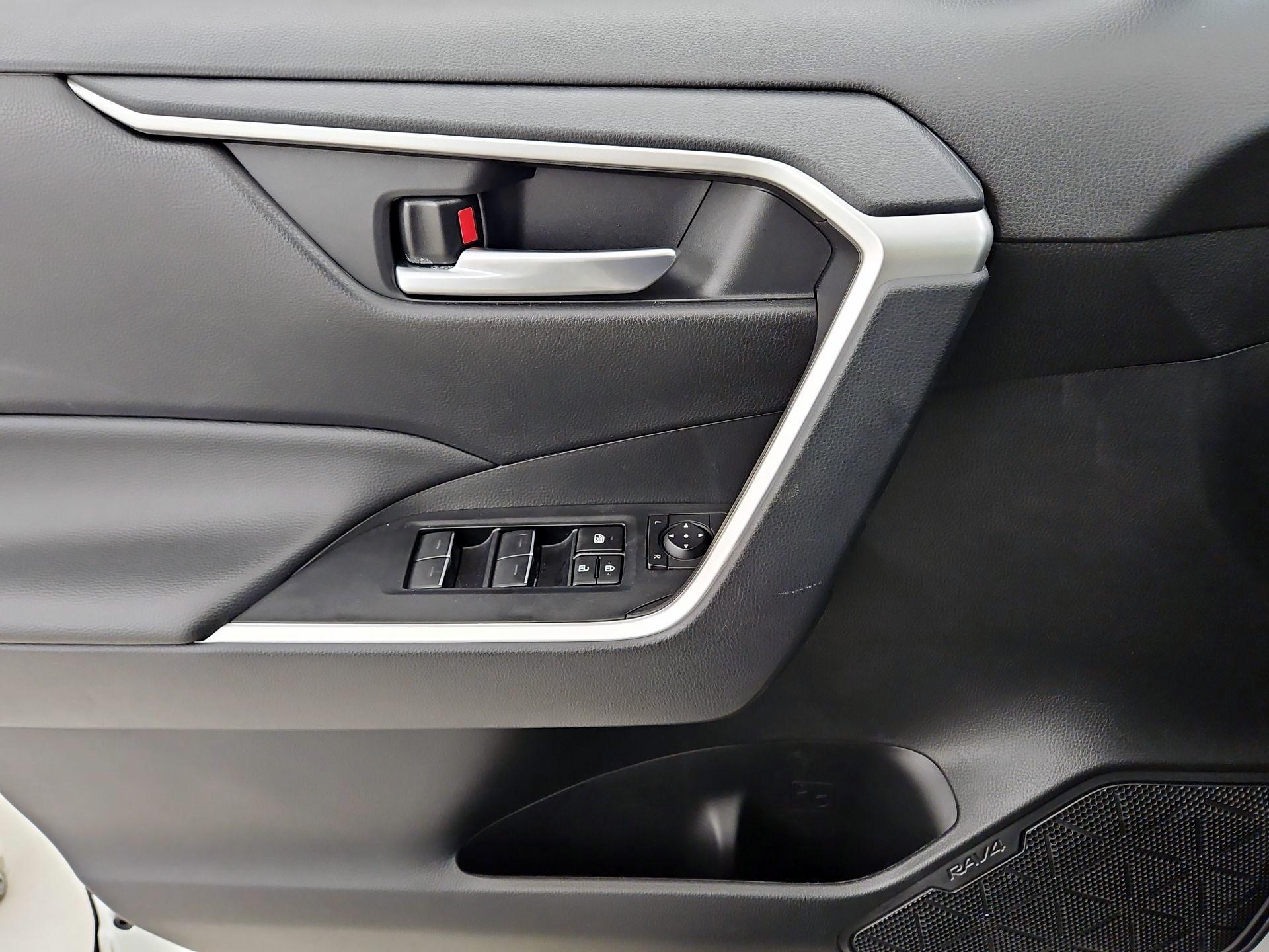 Thumbnail: 2024 Toyota RAV4 - 12