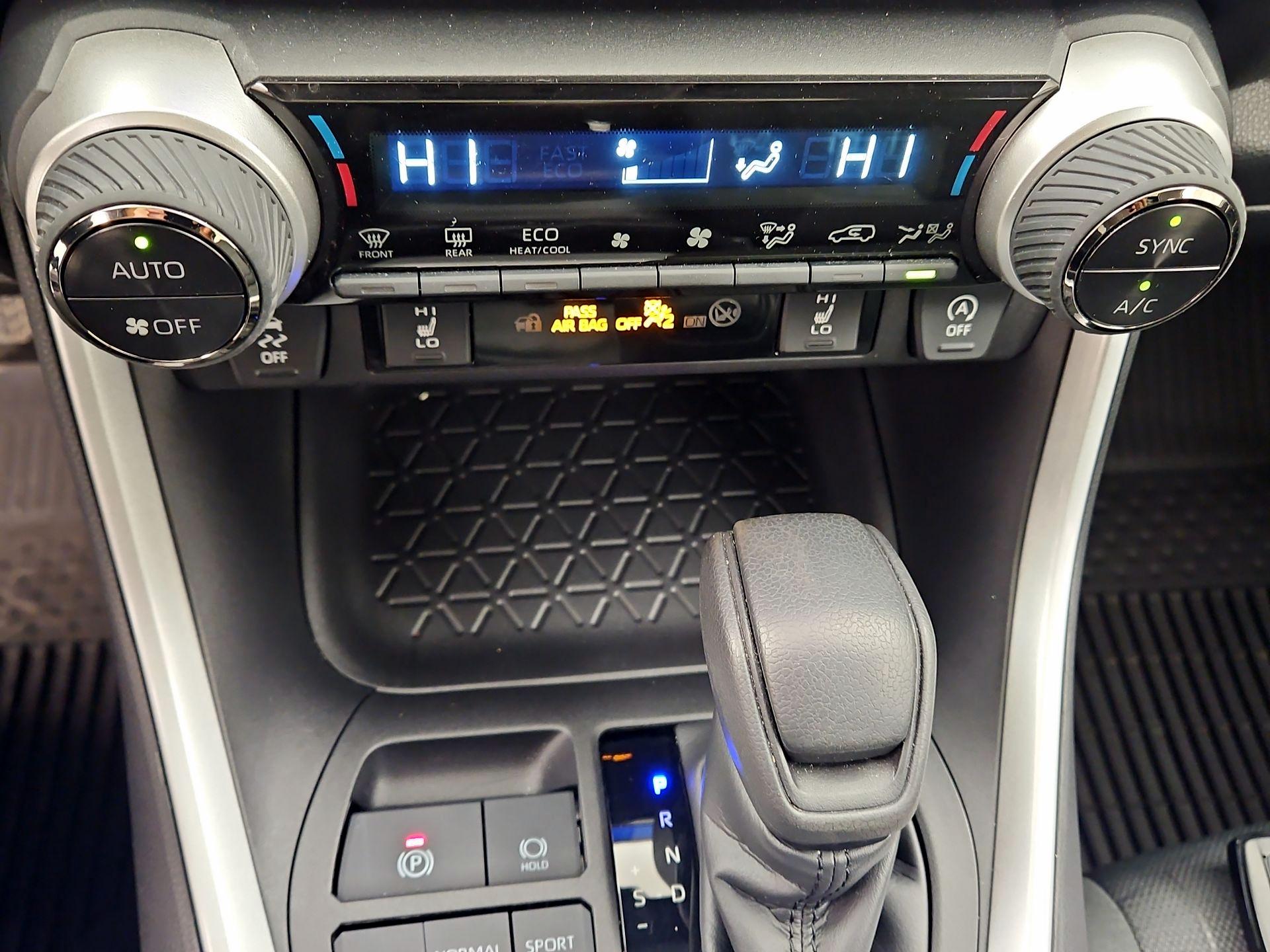 Thumbnail: 2024 Toyota RAV4 - 16