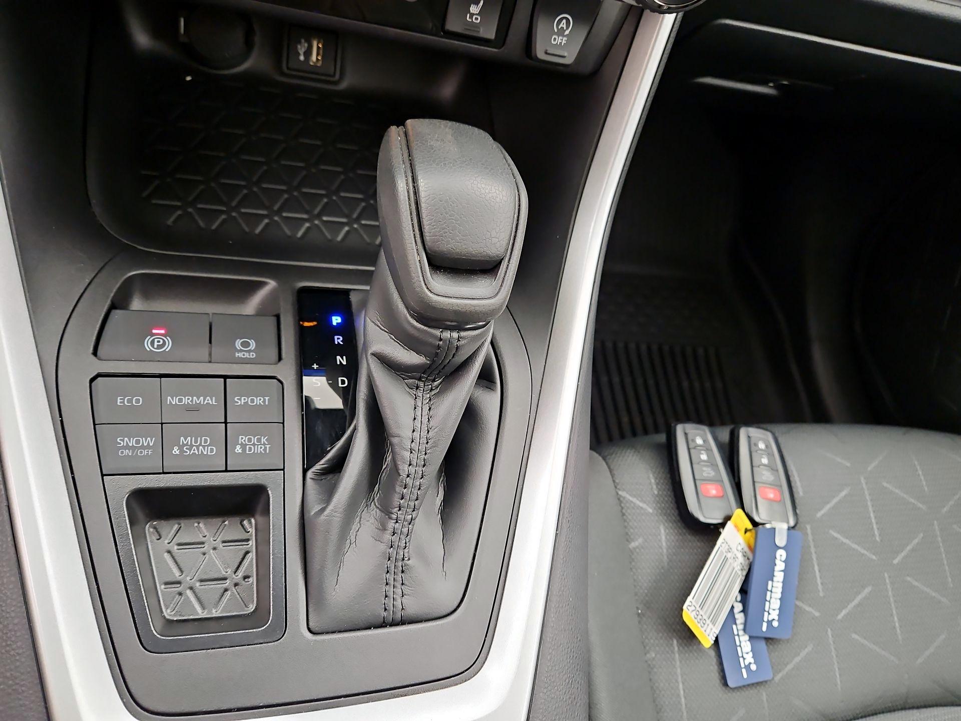 Thumbnail: 2024 Toyota RAV4 - 17