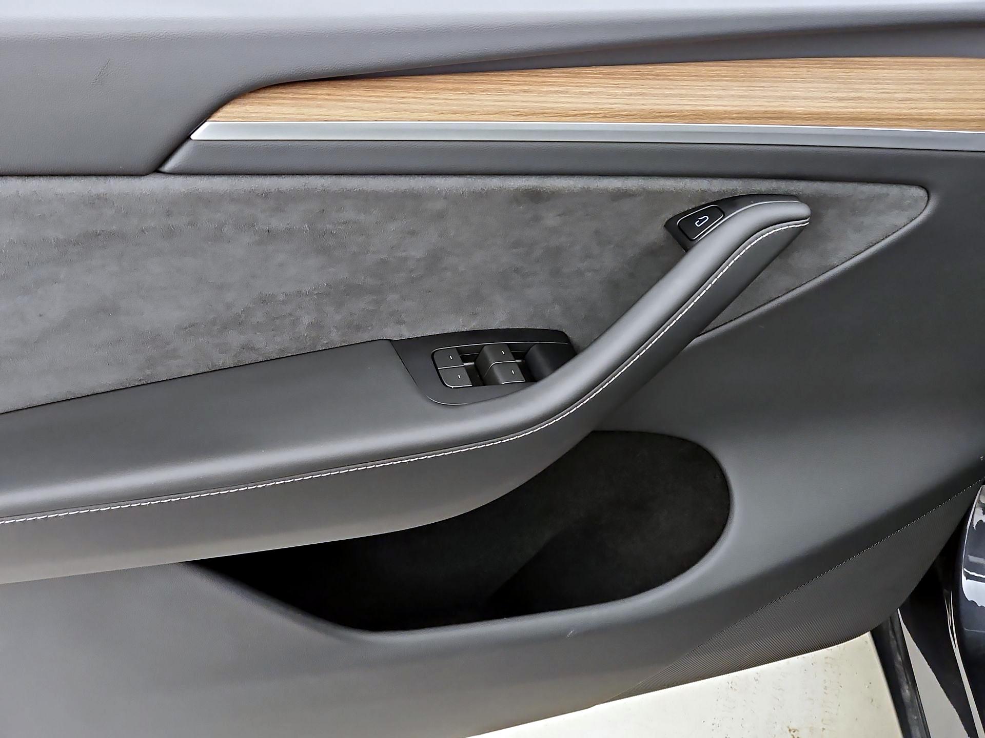 Thumbnail: 2024 Tesla Model Y - 12