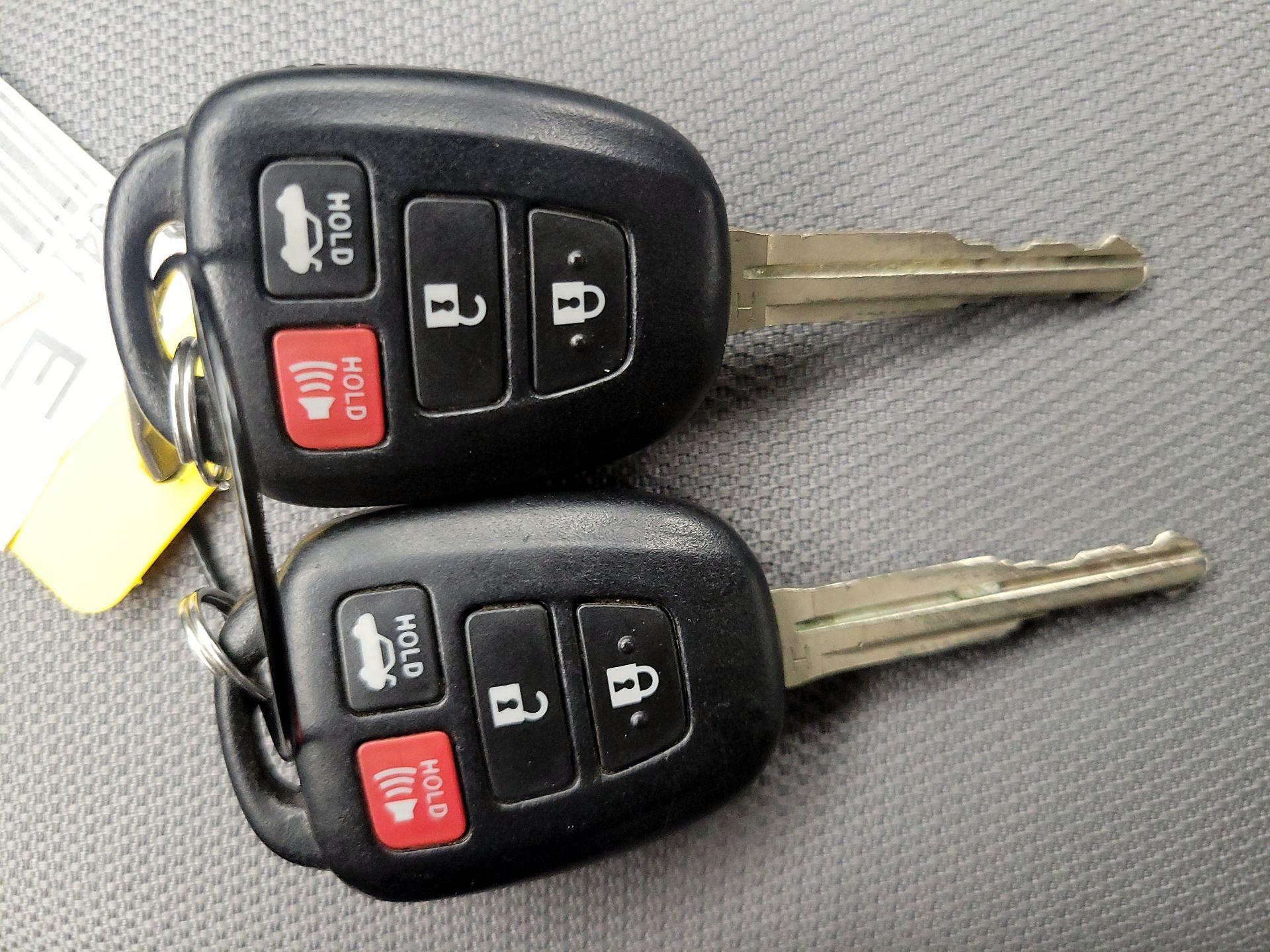 Thumbnail: 2016 Toyota Corolla - 20