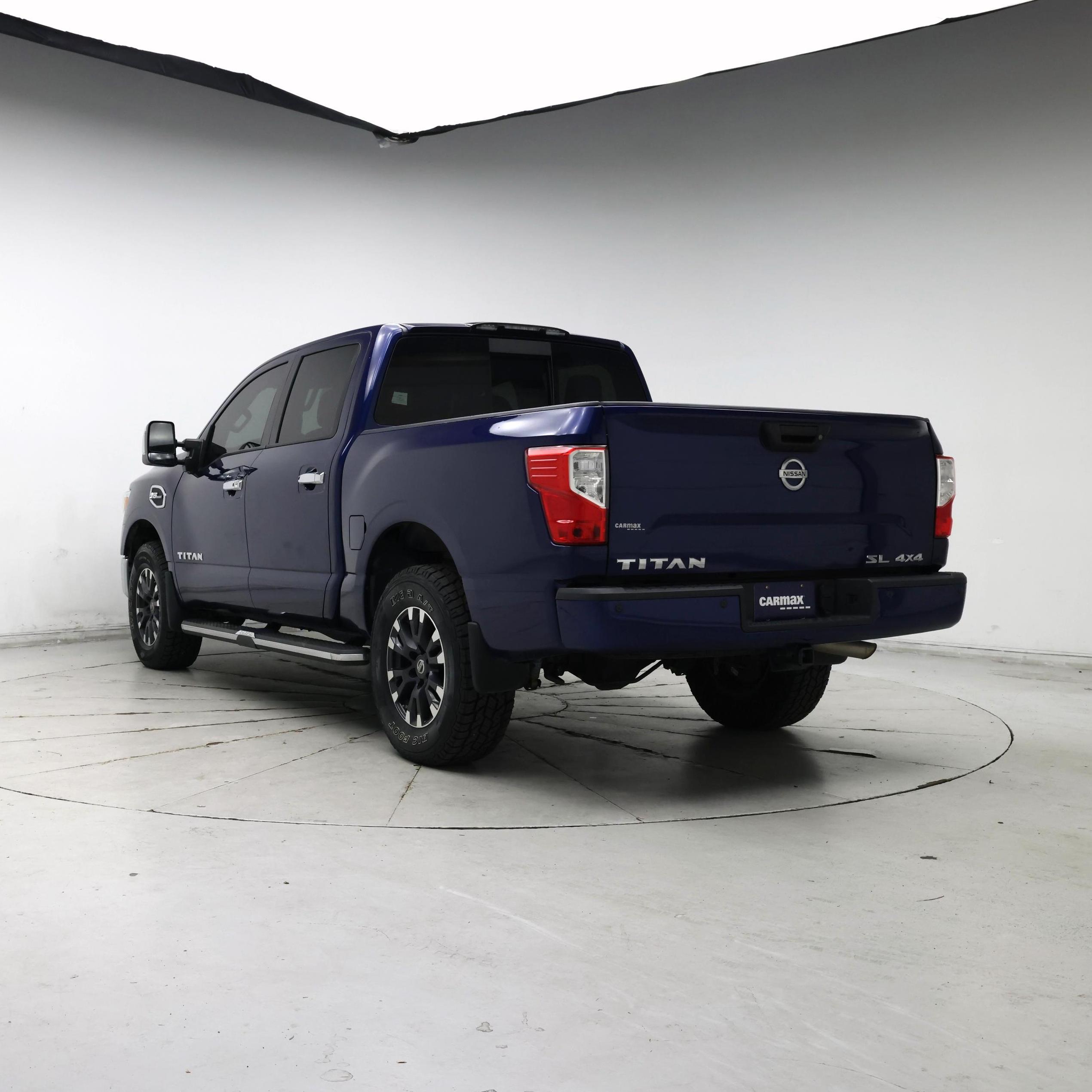 Thumbnail: 2017 Nissan Titan - 2