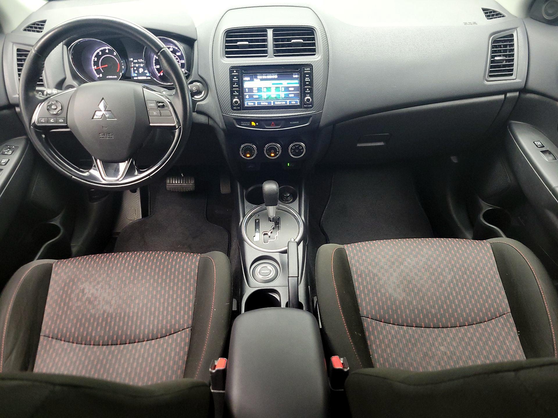 Thumbnail: 2017 Mitsubishi Outlander Sport - 9