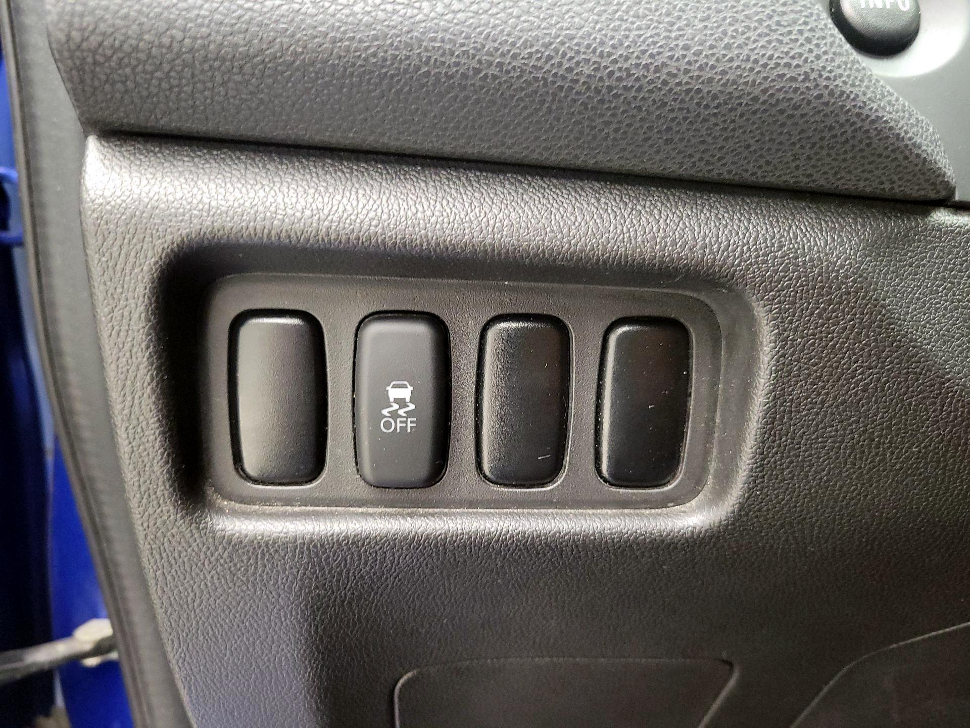Thumbnail: 2017 Mitsubishi Outlander Sport - 13