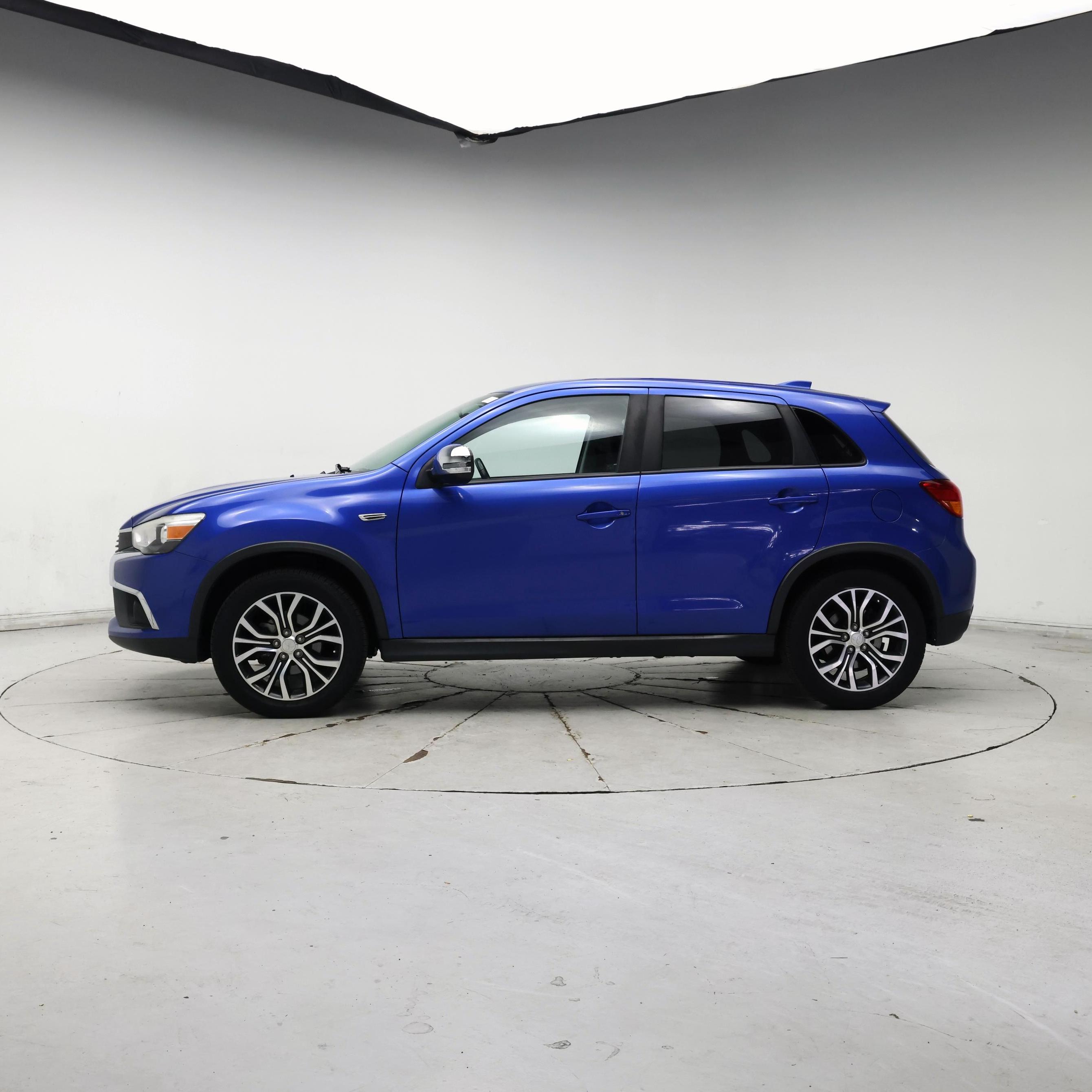 Thumbnail: 2017 Mitsubishi Outlander Sport - 3