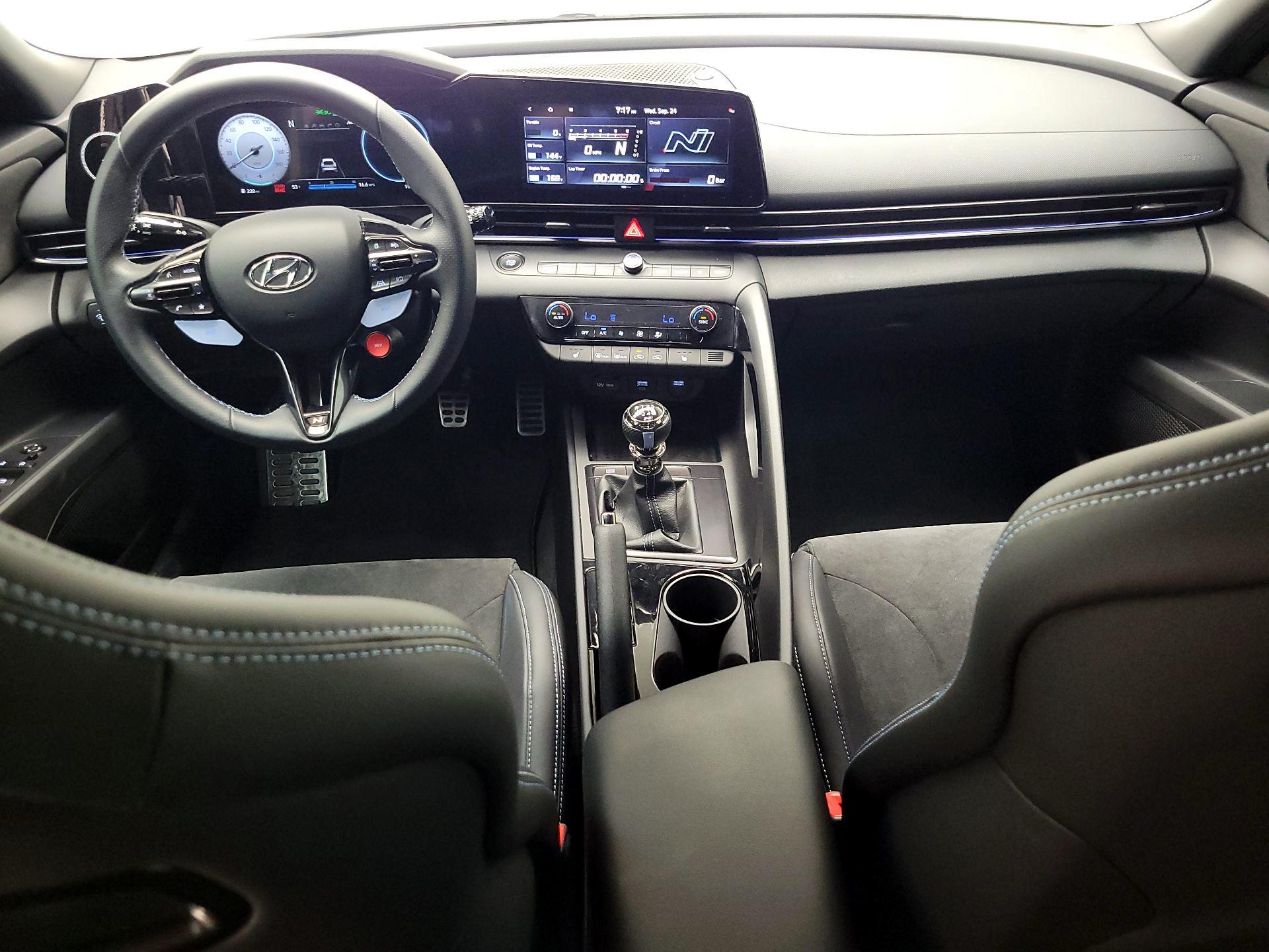 Thumbnail: 2022 Hyundai Elantra - 9