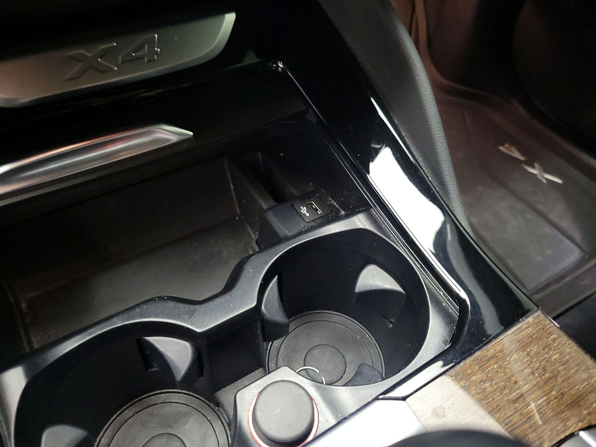 Thumbnail: 2019 BMW X4 - 19