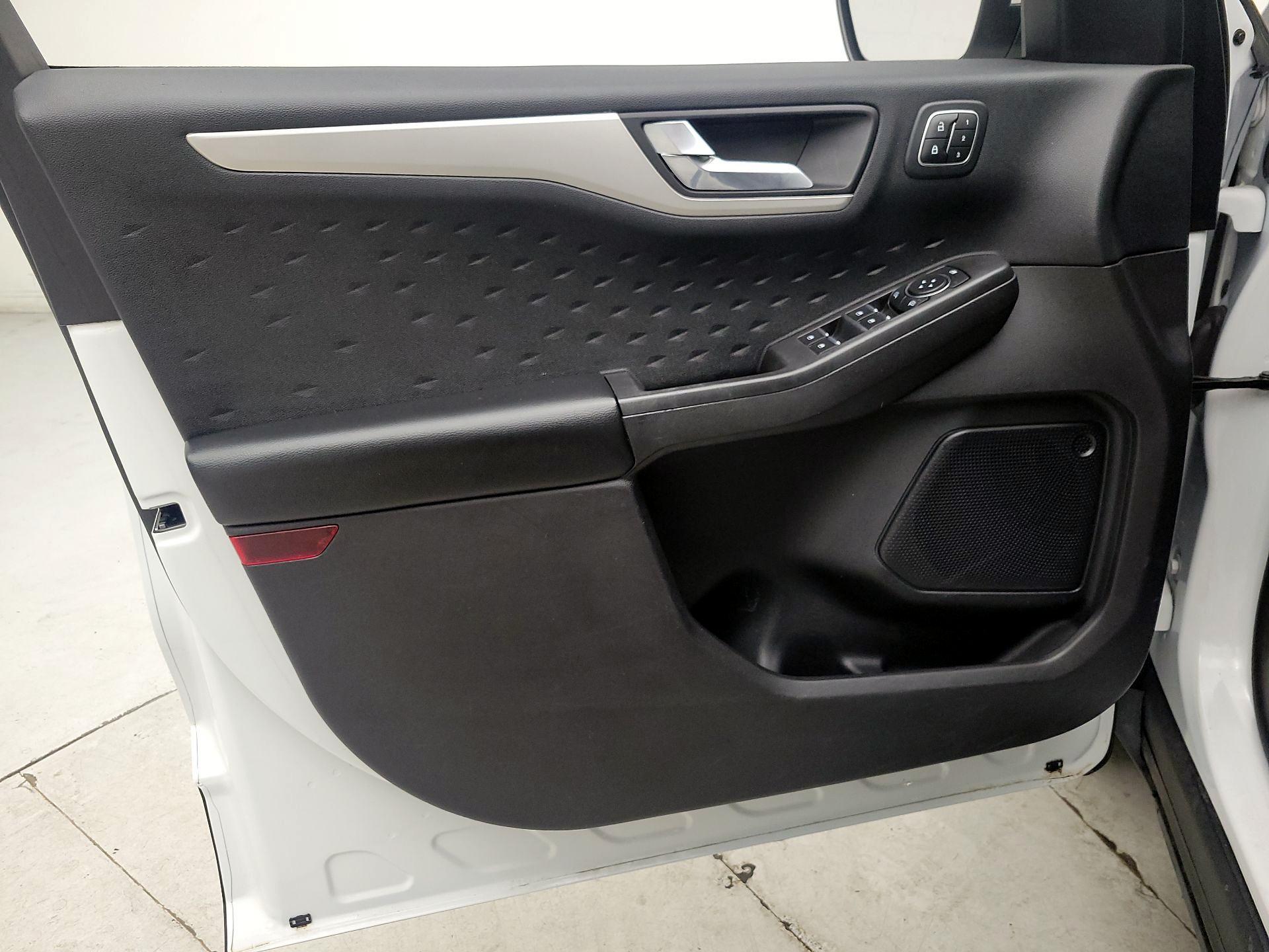 Thumbnail: 2020 Ford Escape - 12