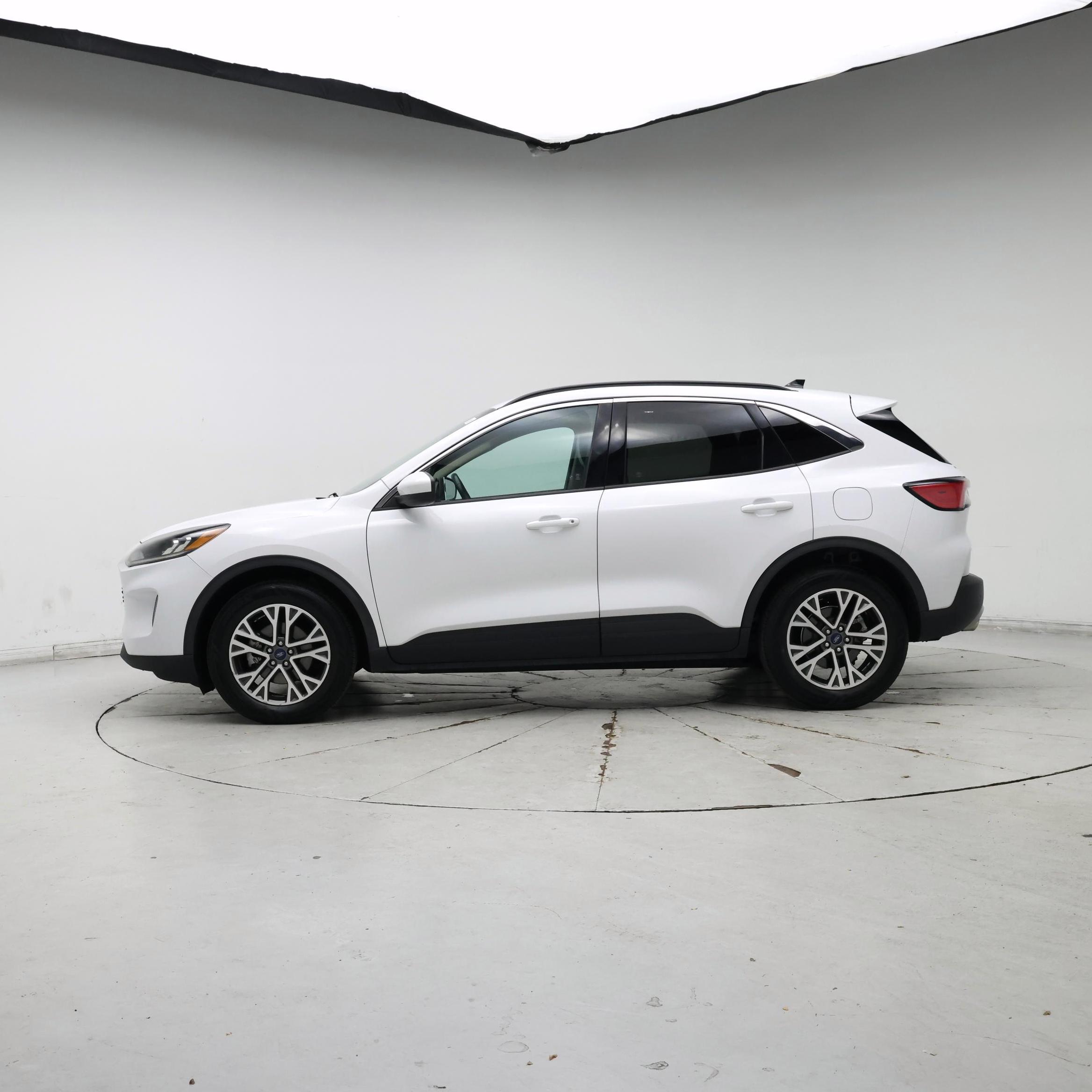 Thumbnail: 2020 Ford Escape - 3