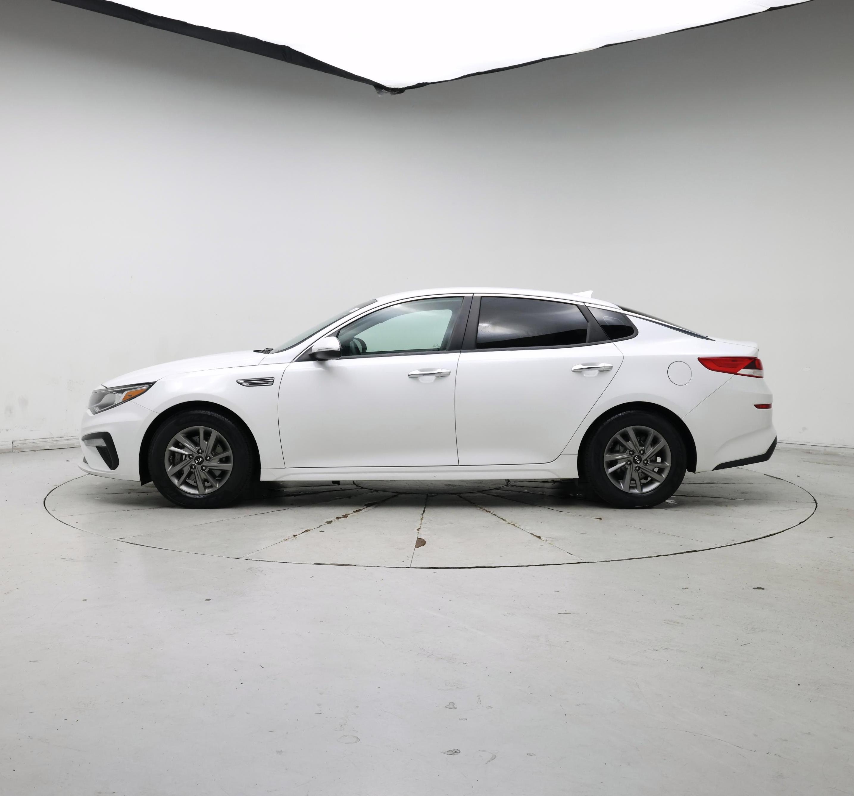 Thumbnail: 2019 Kia Optima - 3