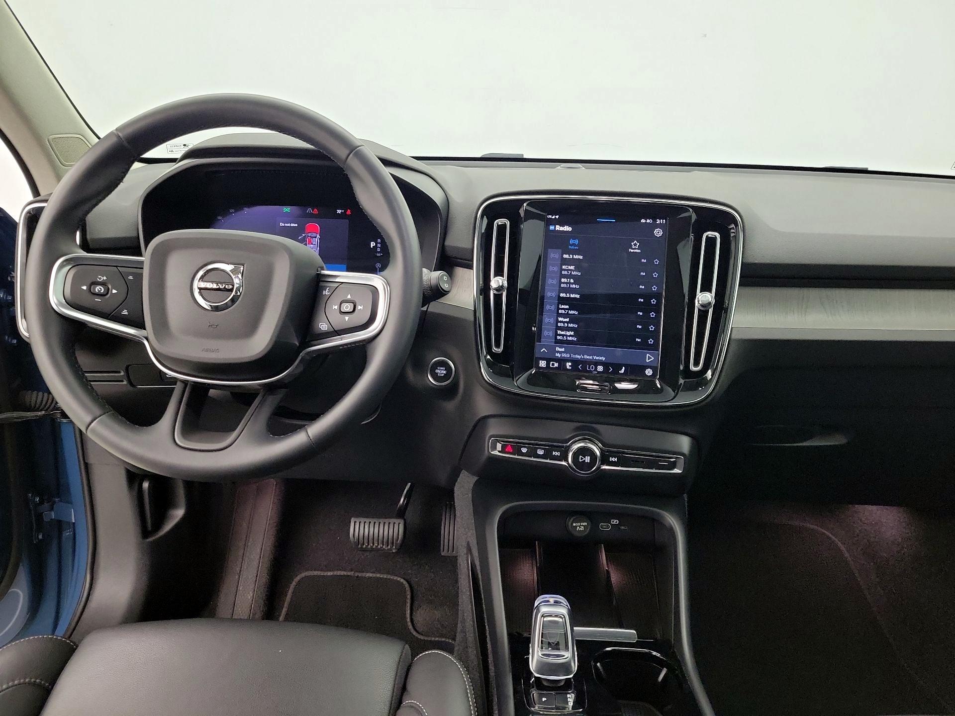 Thumbnail: 2024 Volvo XC40 - 9