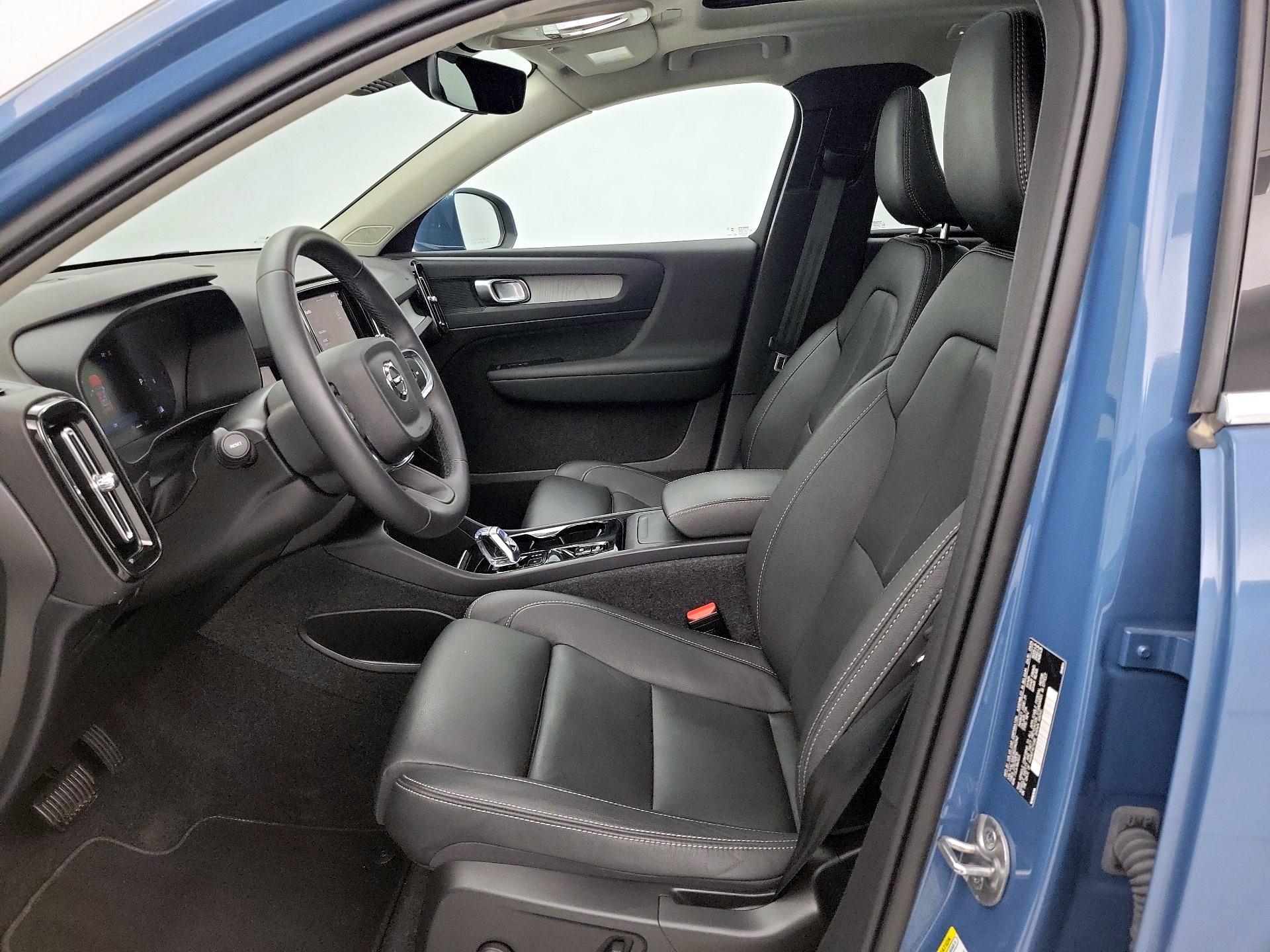 Thumbnail: 2024 Volvo XC40 - 11