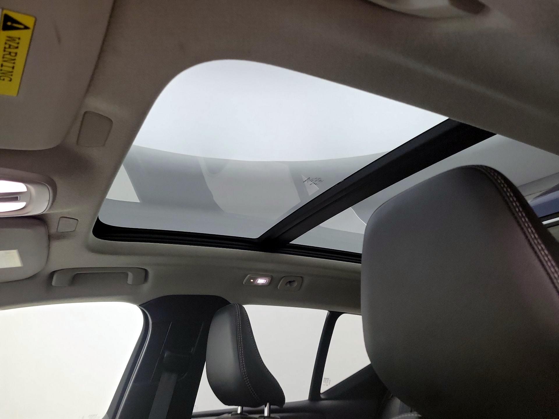 Thumbnail: 2024 Volvo XC40 - 19