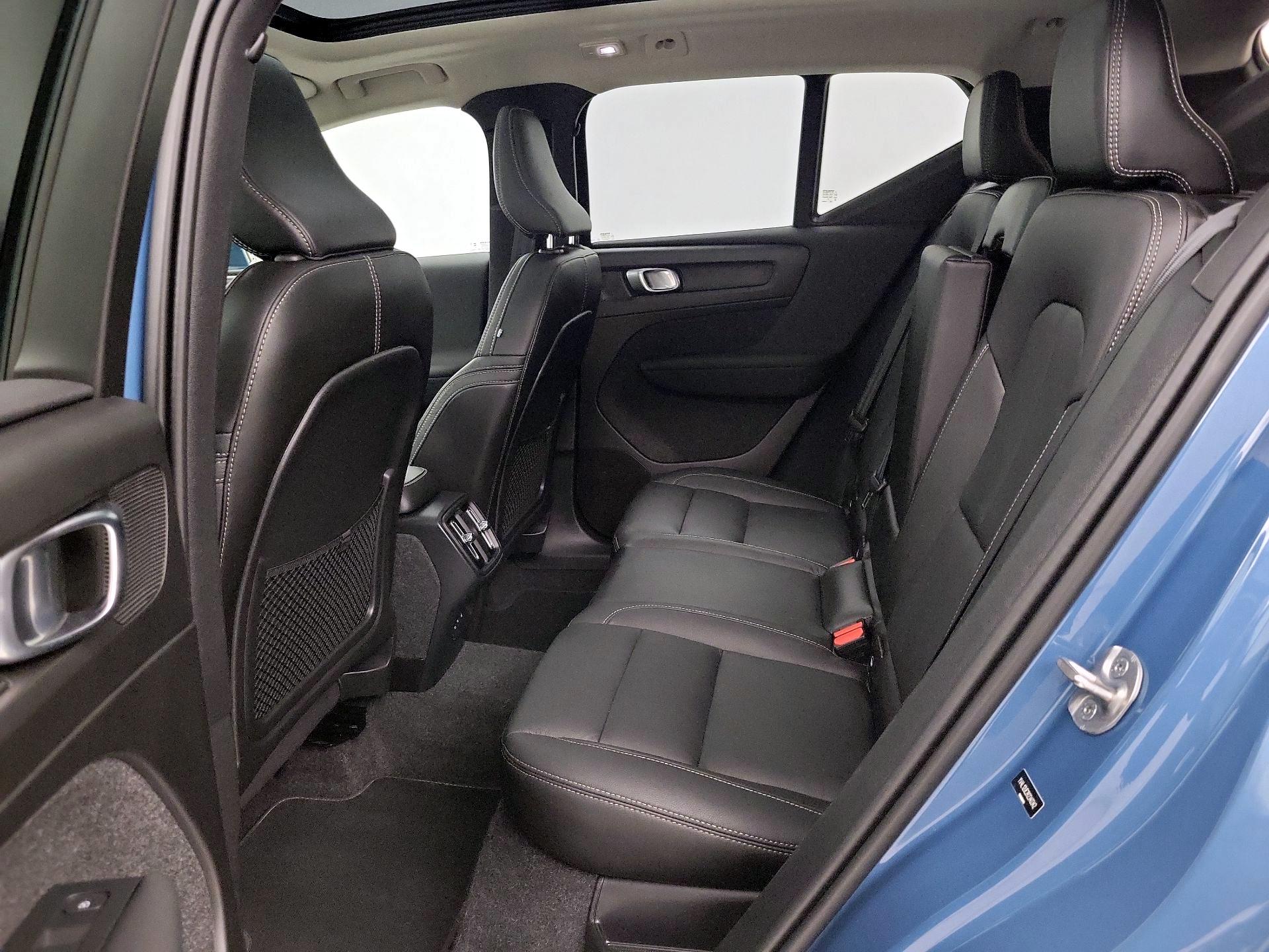 Thumbnail: 2024 Volvo XC40 - 20