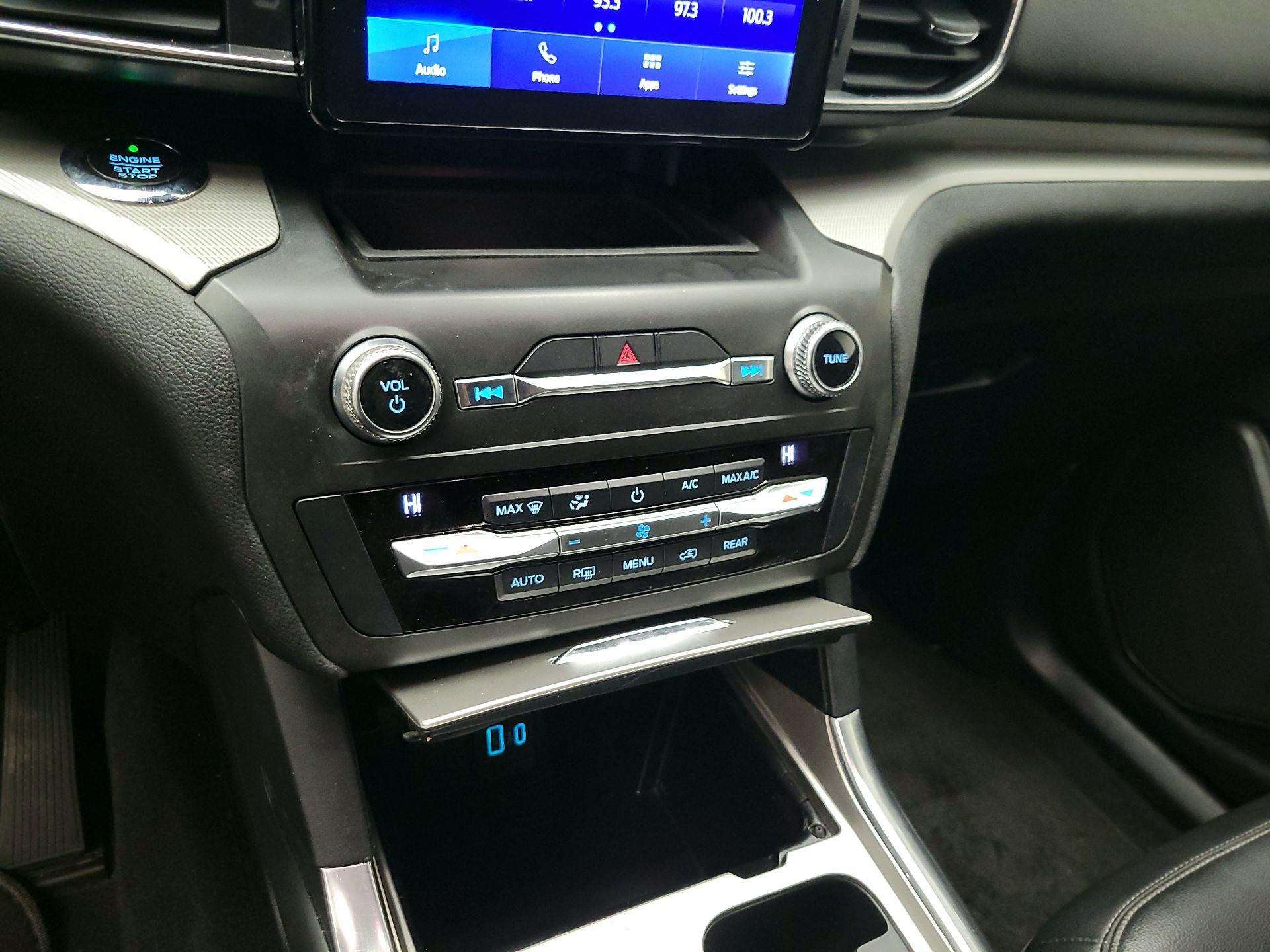 Thumbnail: 2020 Ford Explorer - 16