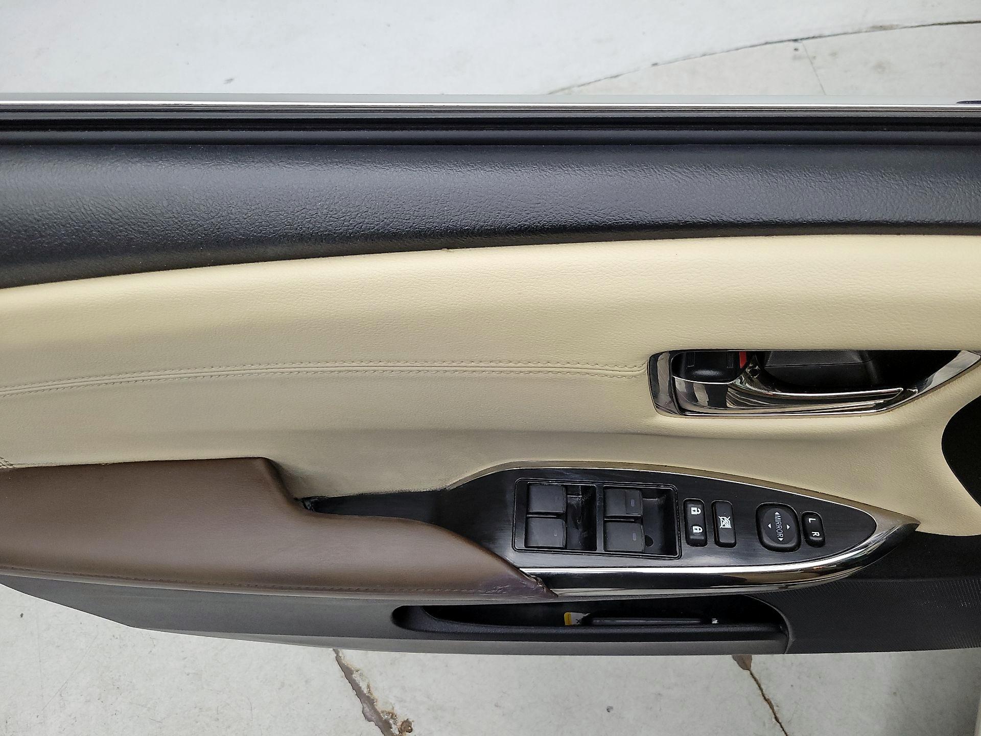 Thumbnail: 2015 Toyota Avalon - 12