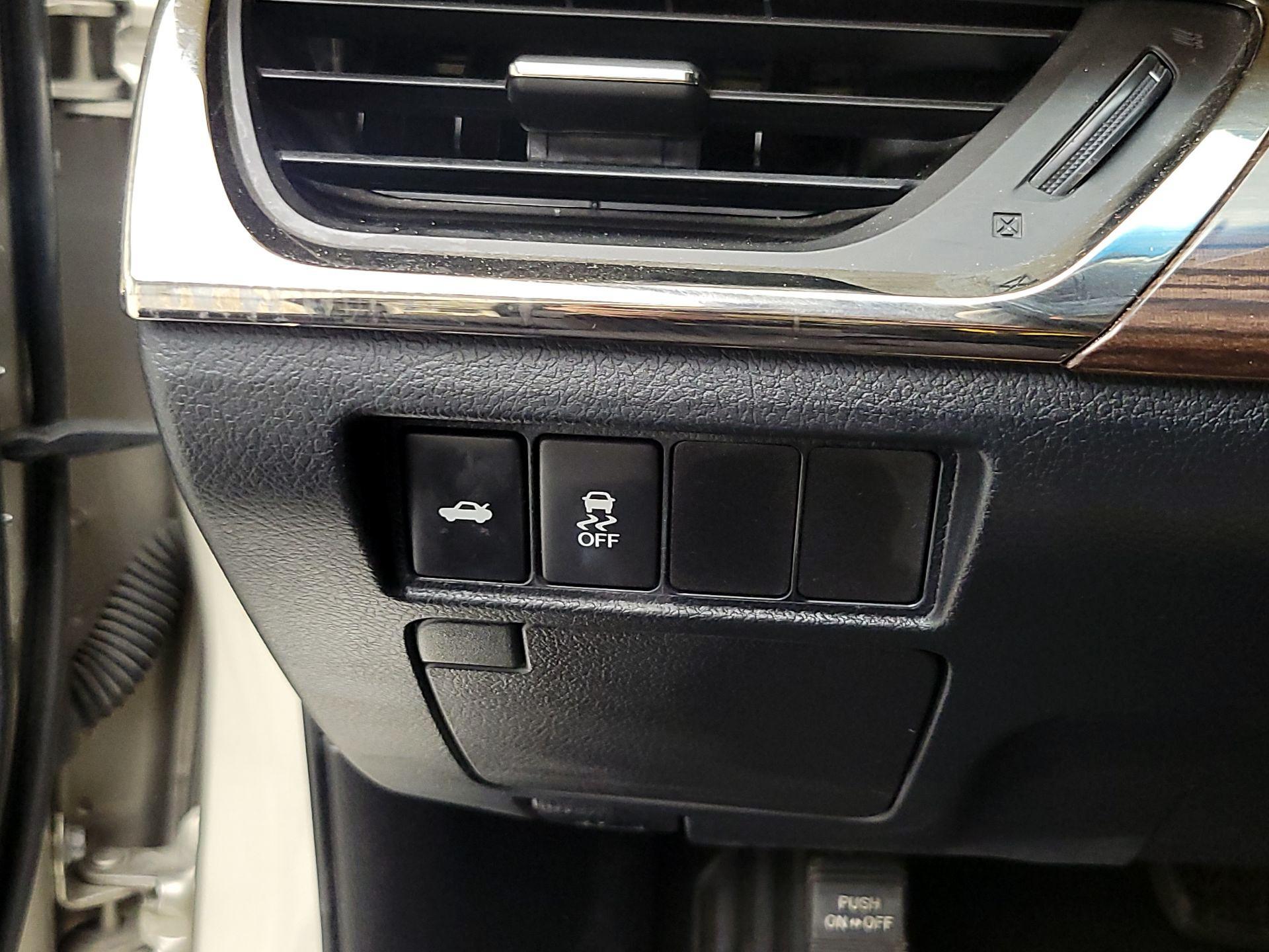 Thumbnail: 2015 Toyota Avalon - 13