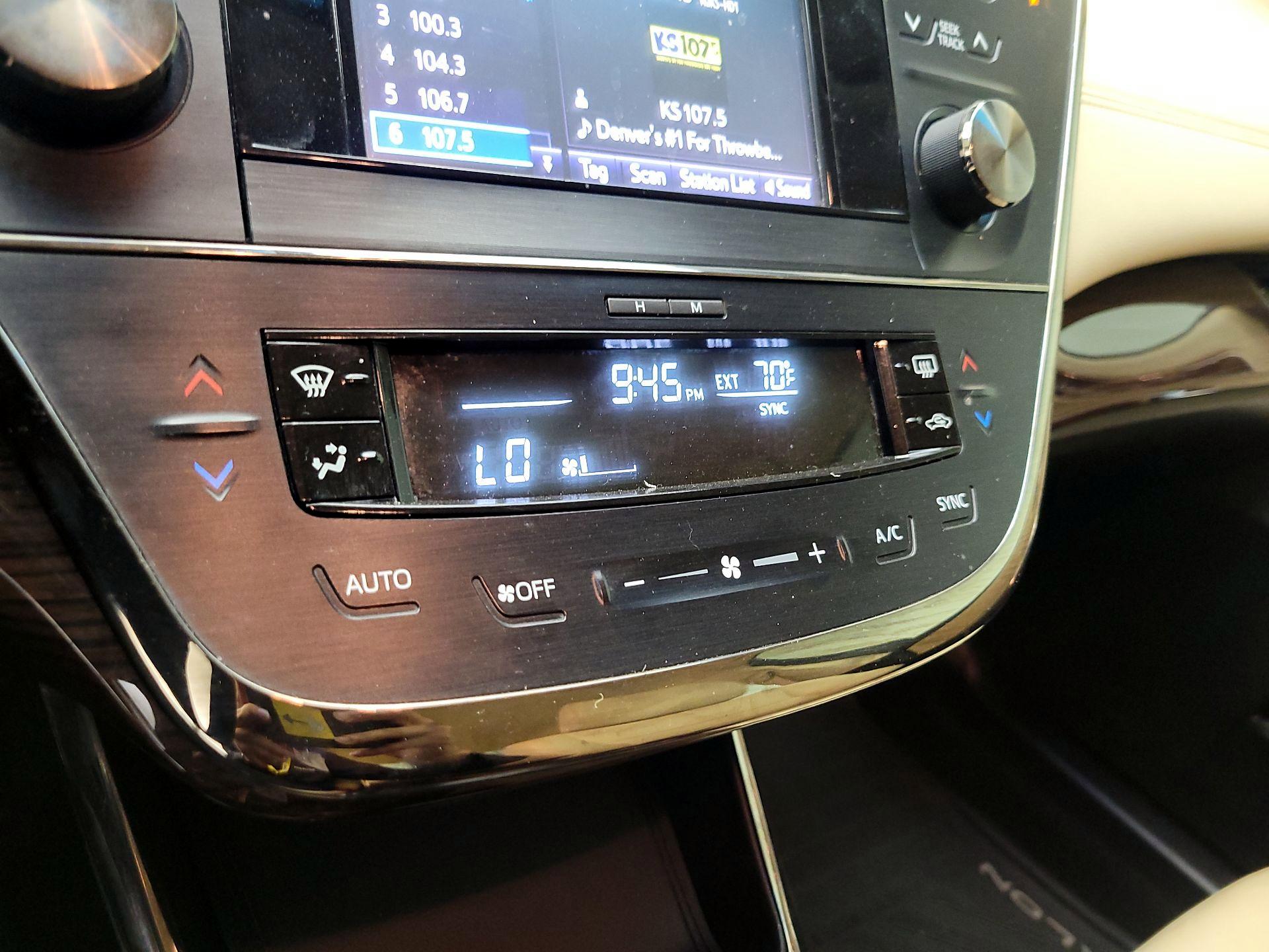 Thumbnail: 2015 Toyota Avalon - 16