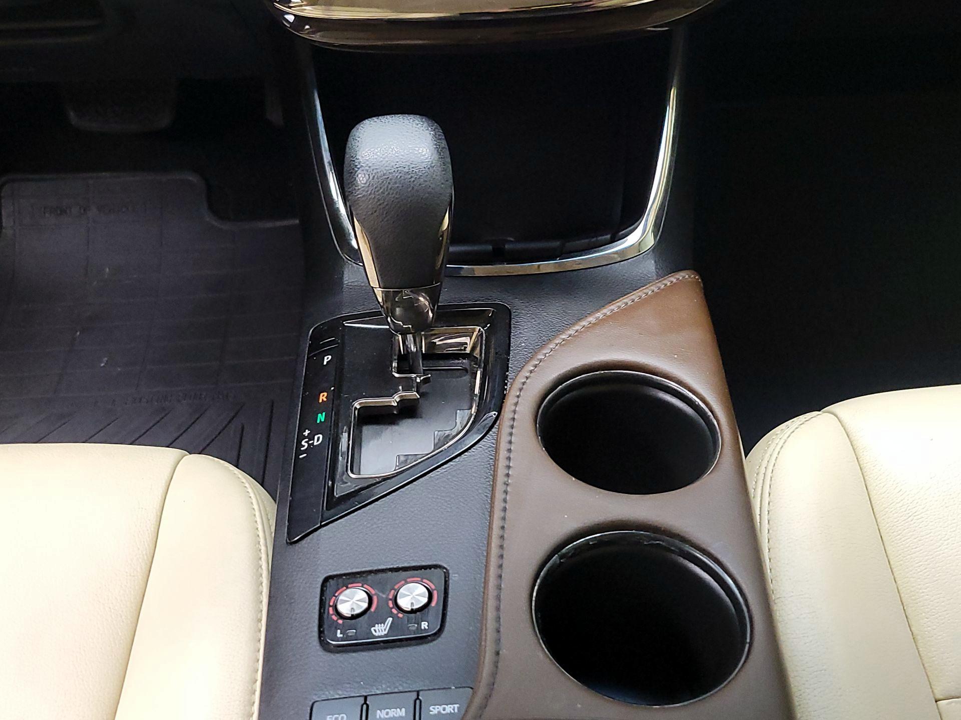 Thumbnail: 2015 Toyota Avalon - 17
