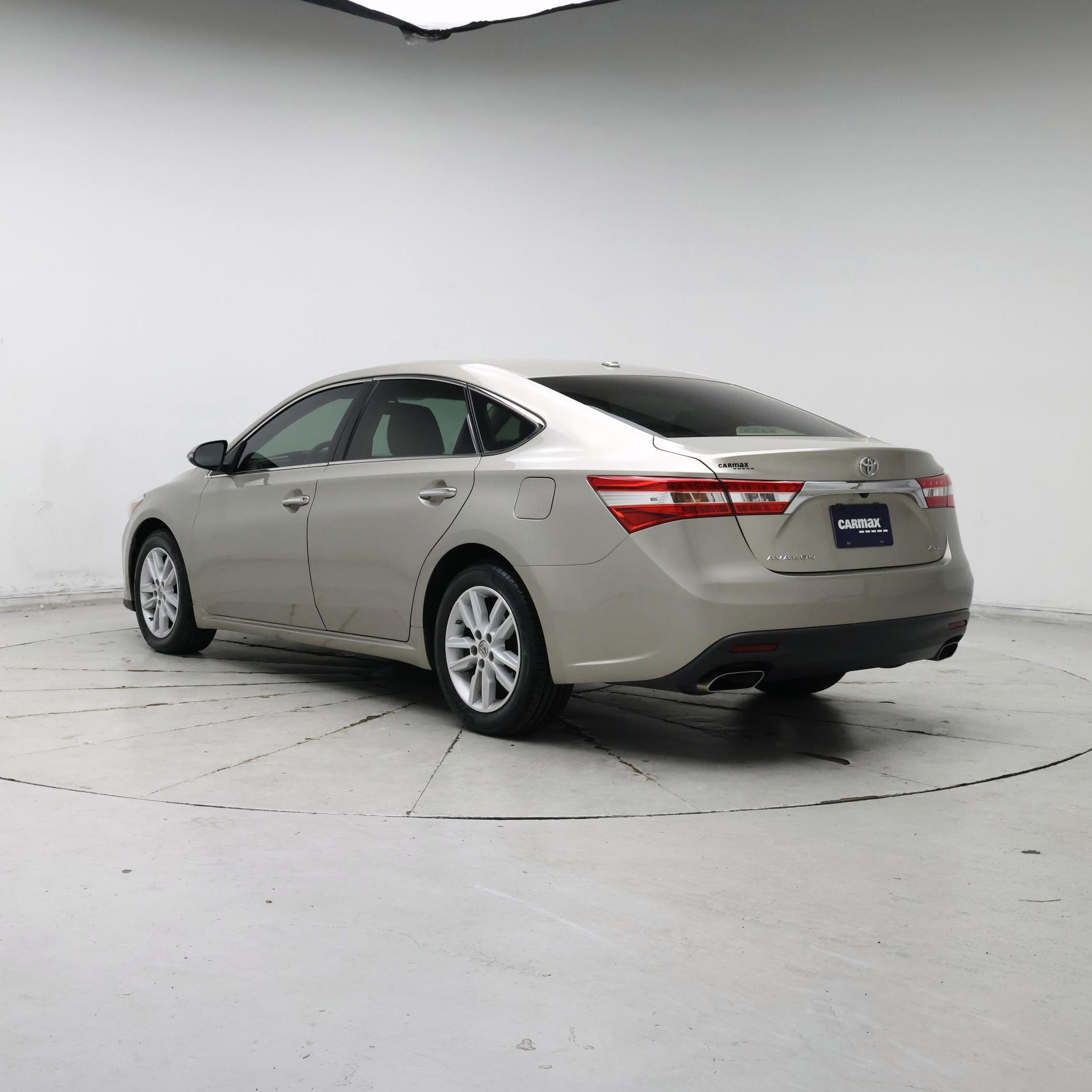 Thumbnail: 2015 Toyota Avalon - 2