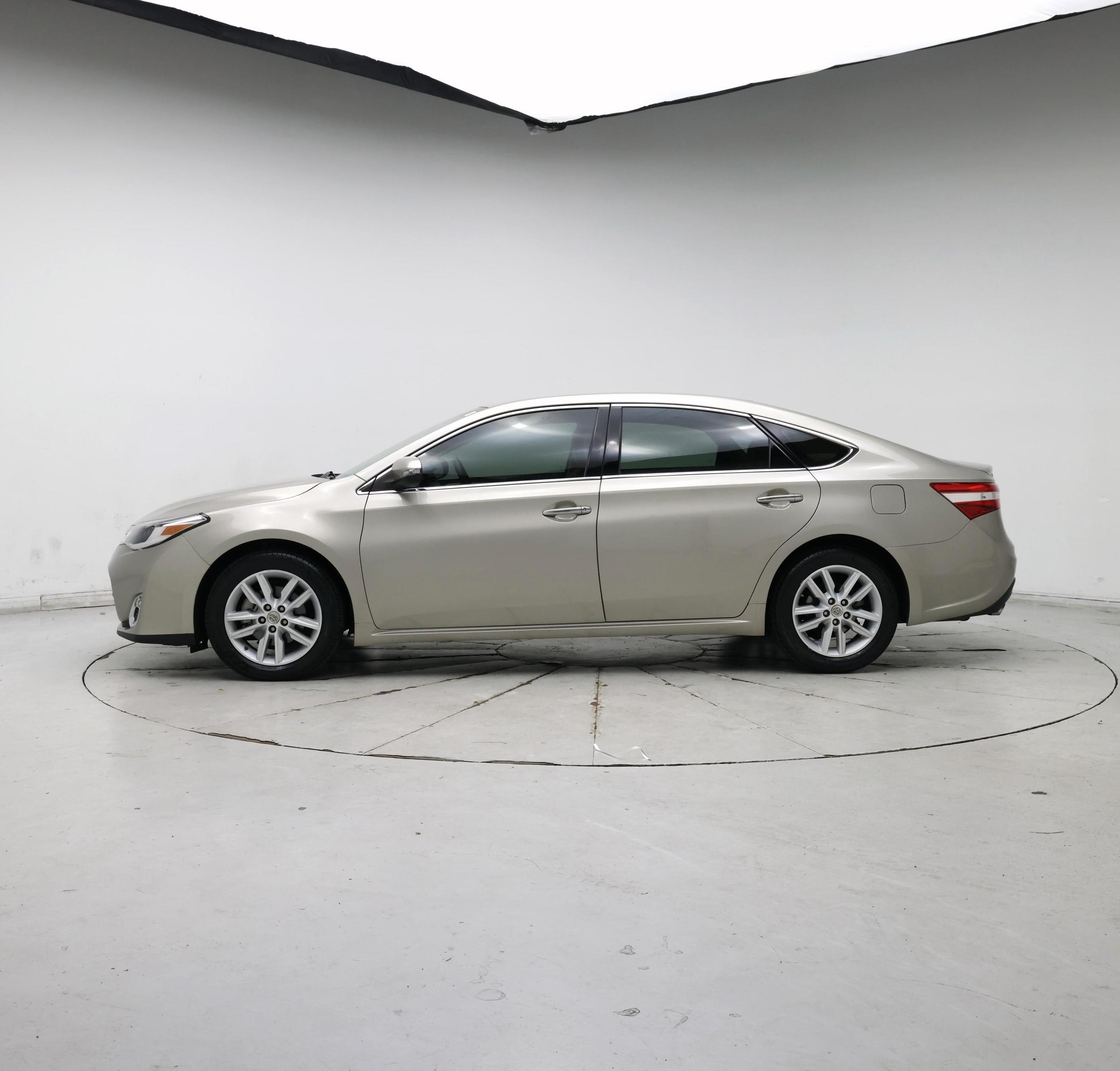 Thumbnail: 2015 Toyota Avalon - 3