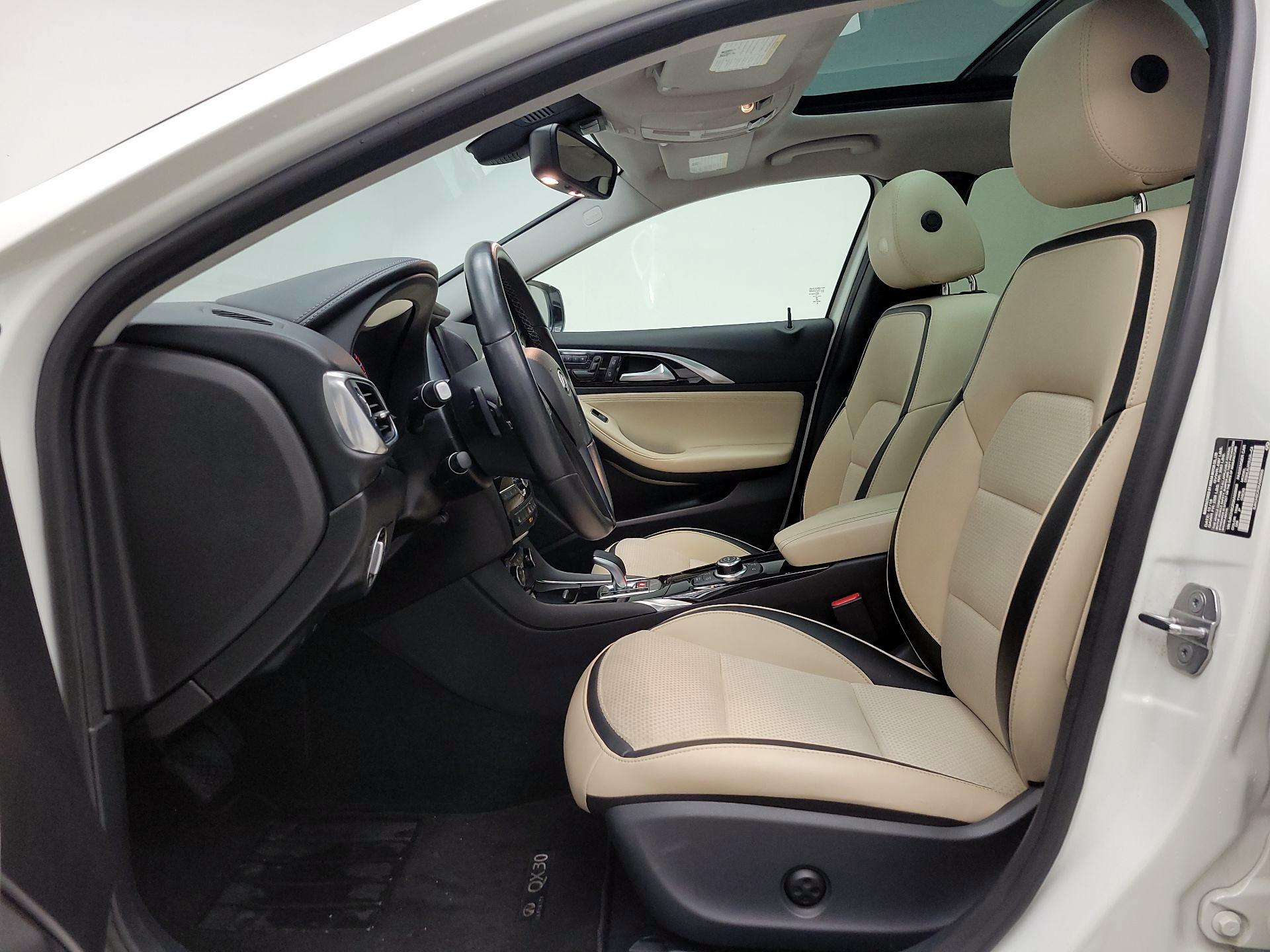 Thumbnail: 2019 INFINITI QX30 - 11