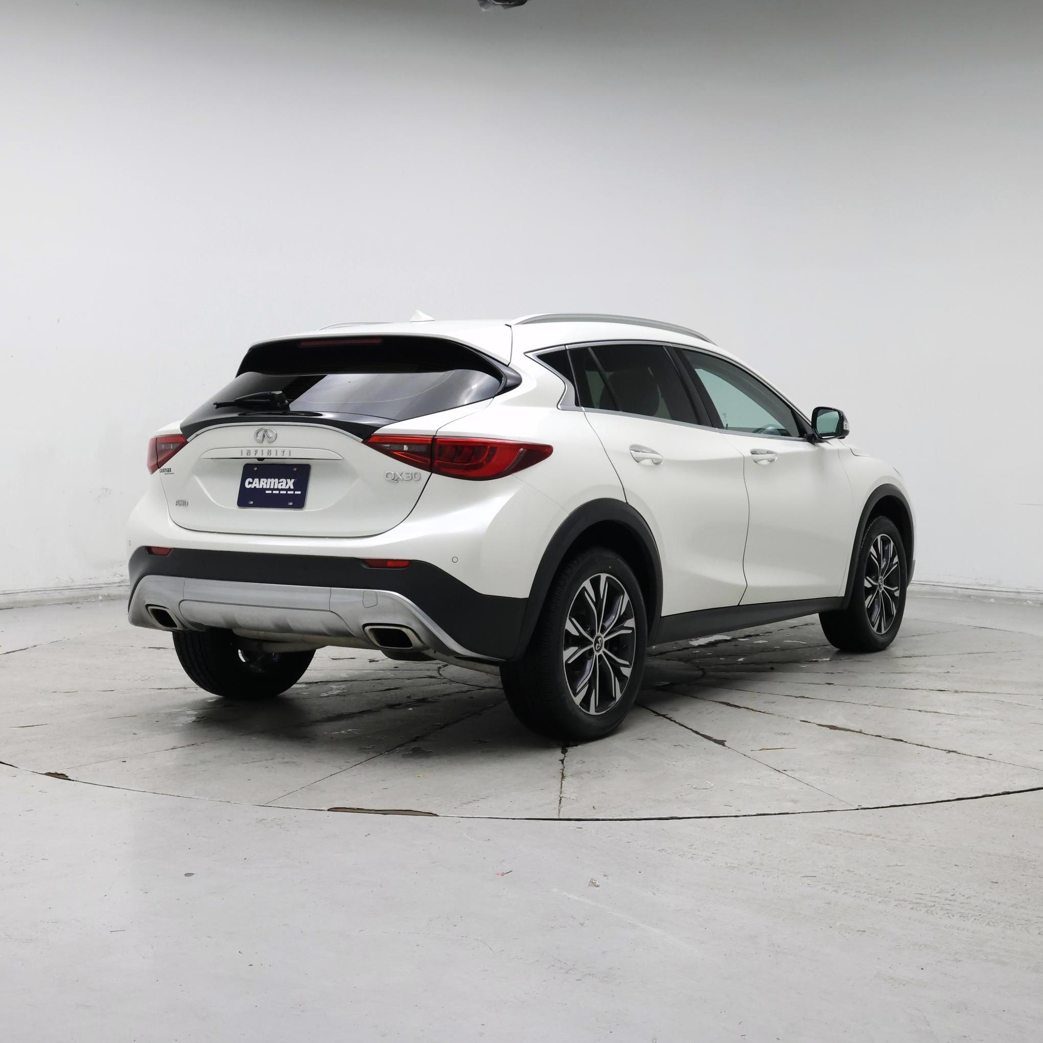 Thumbnail: 2019 INFINITI QX30 - 8