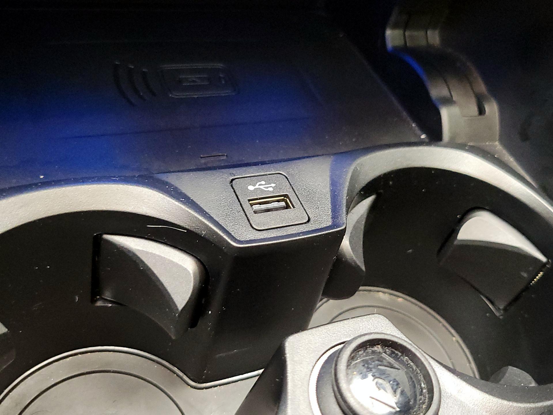 Thumbnail: 2024 BMW i4 - 19