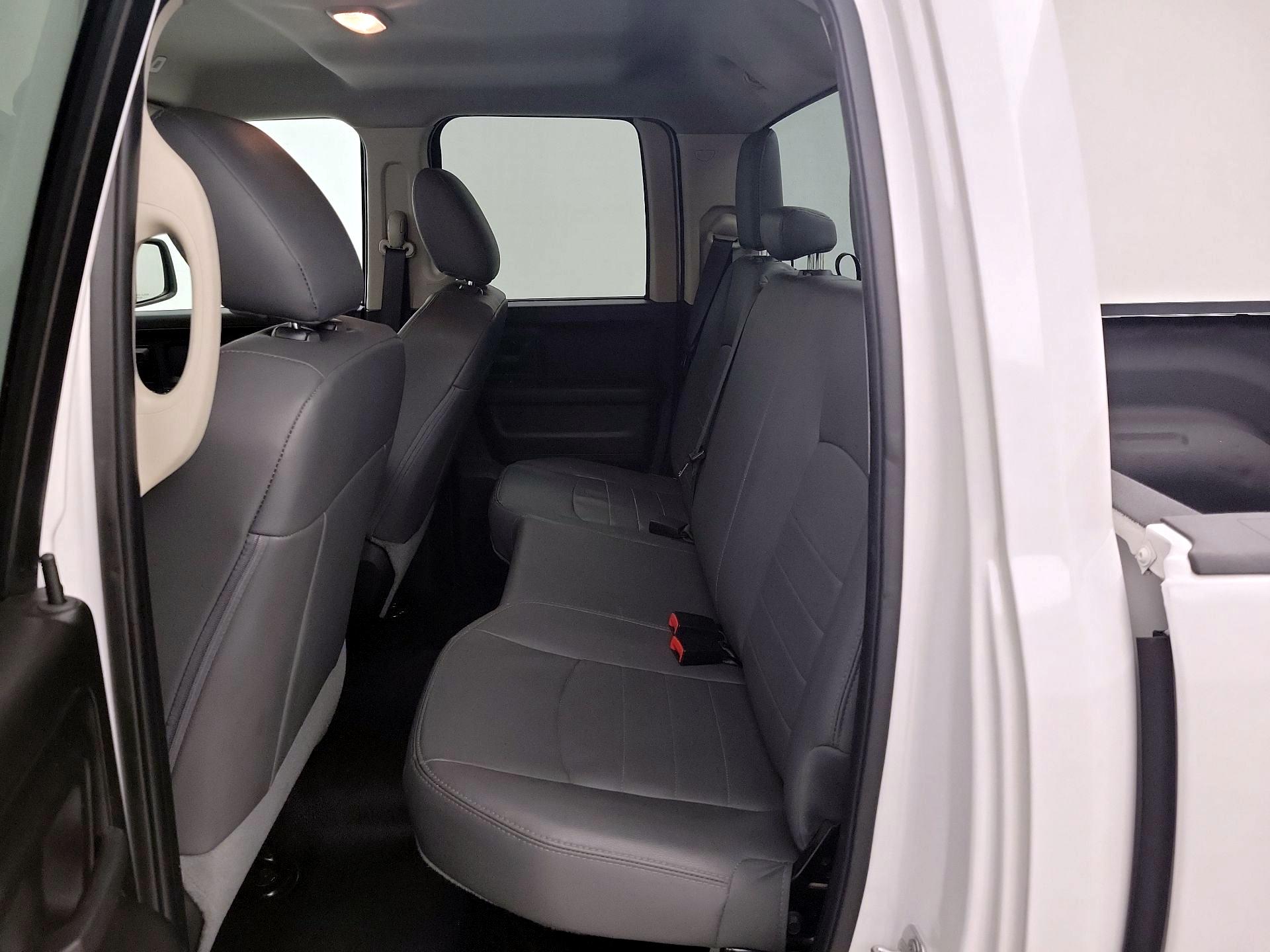 Thumbnail: 2019 RAM 1500 Classic - 19