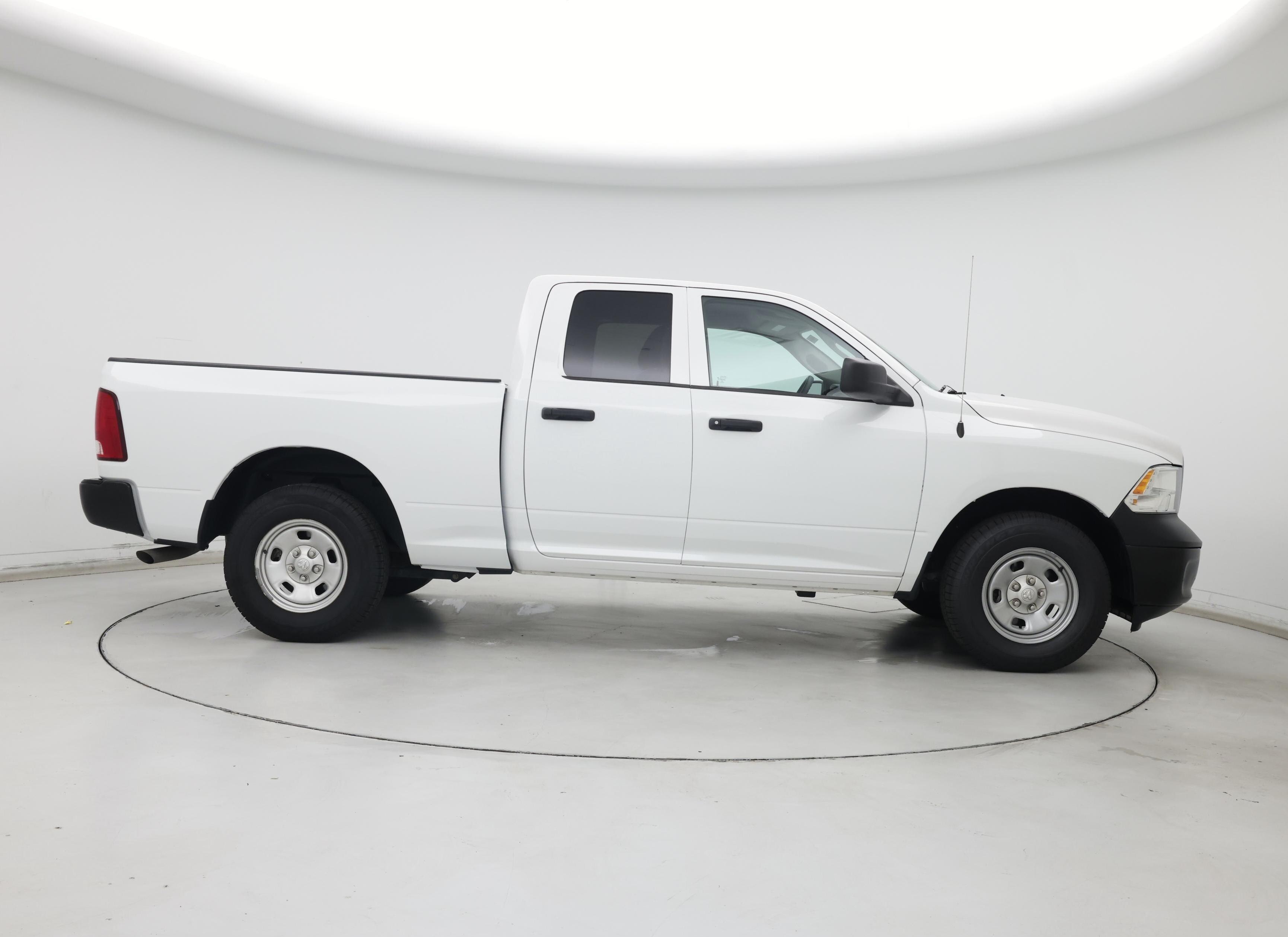 Thumbnail: 2019 RAM 1500 Classic - 7