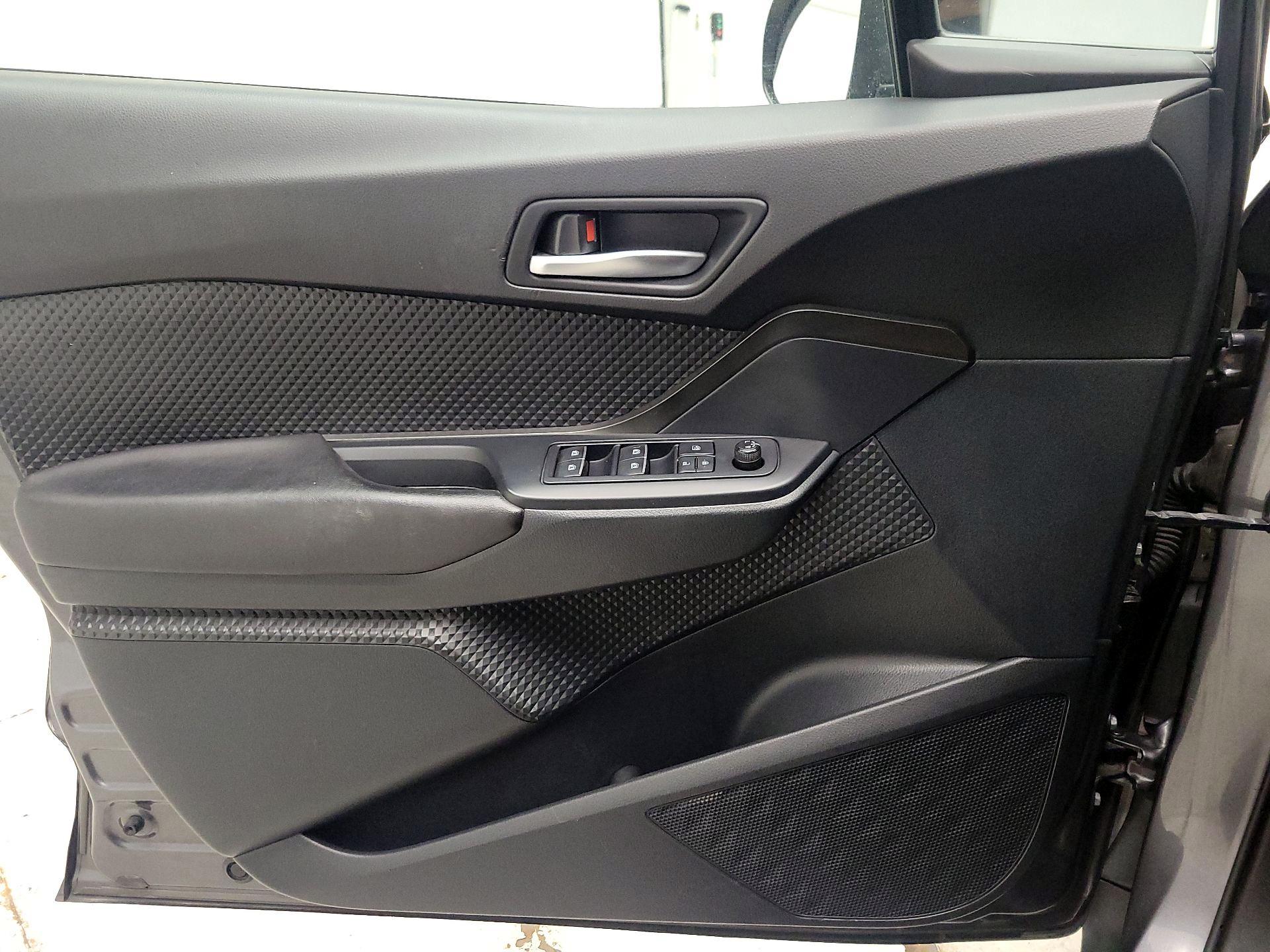 Thumbnail: 2018 Toyota C-HR - 10