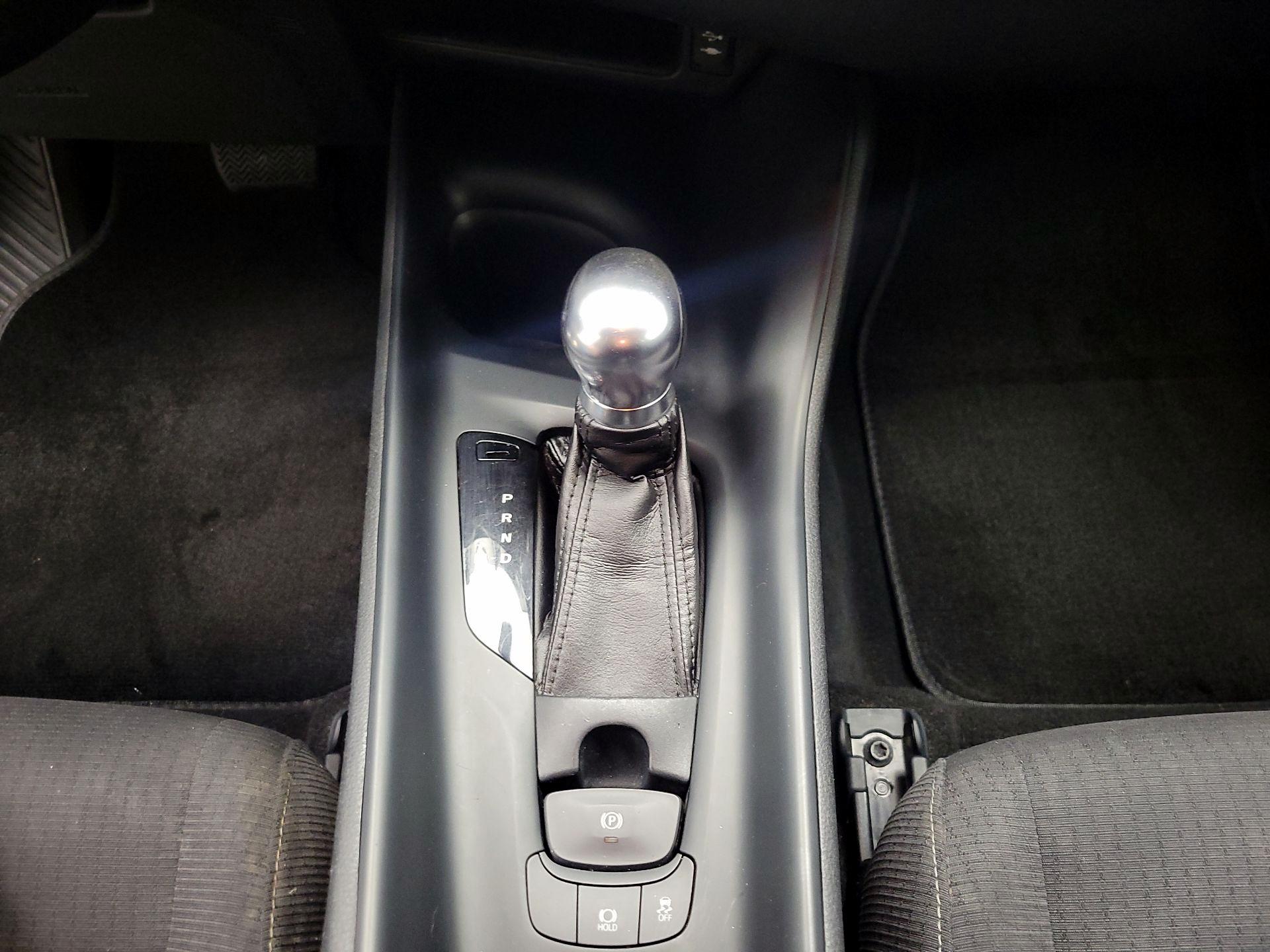 Thumbnail: 2018 Toyota C-HR - 15