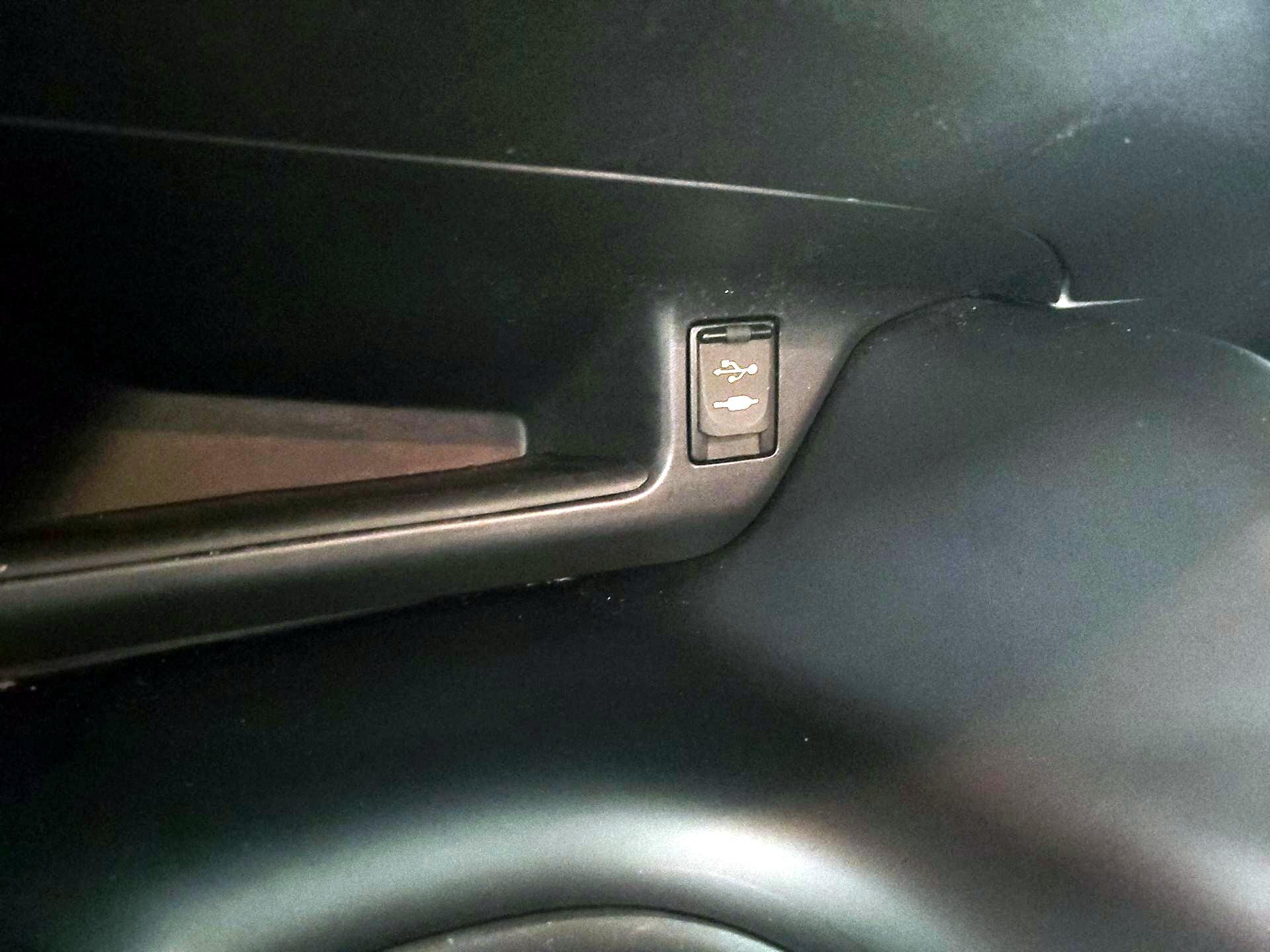 Thumbnail: 2018 Toyota C-HR - 16