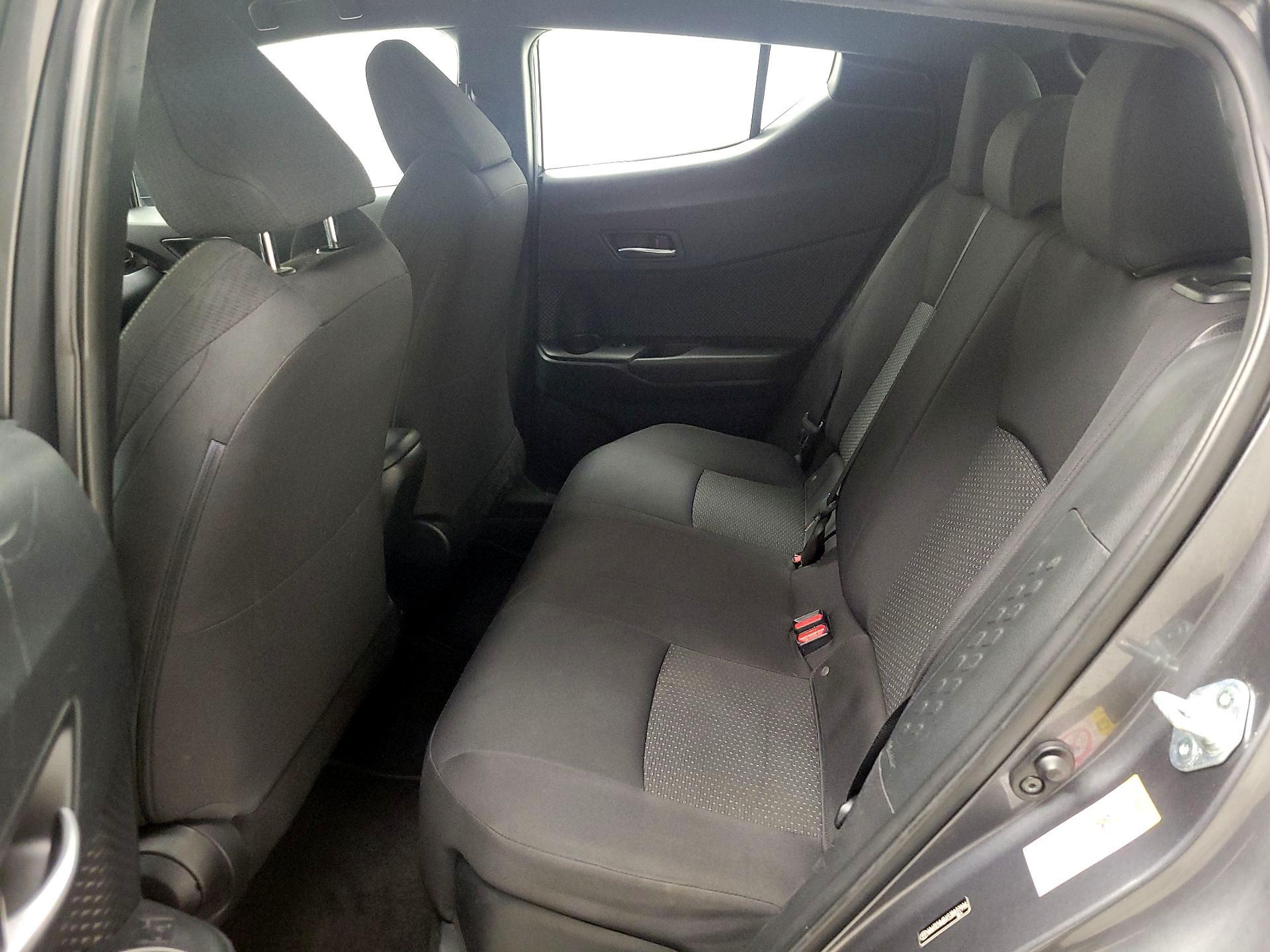 Thumbnail: 2018 Toyota C-HR - 17