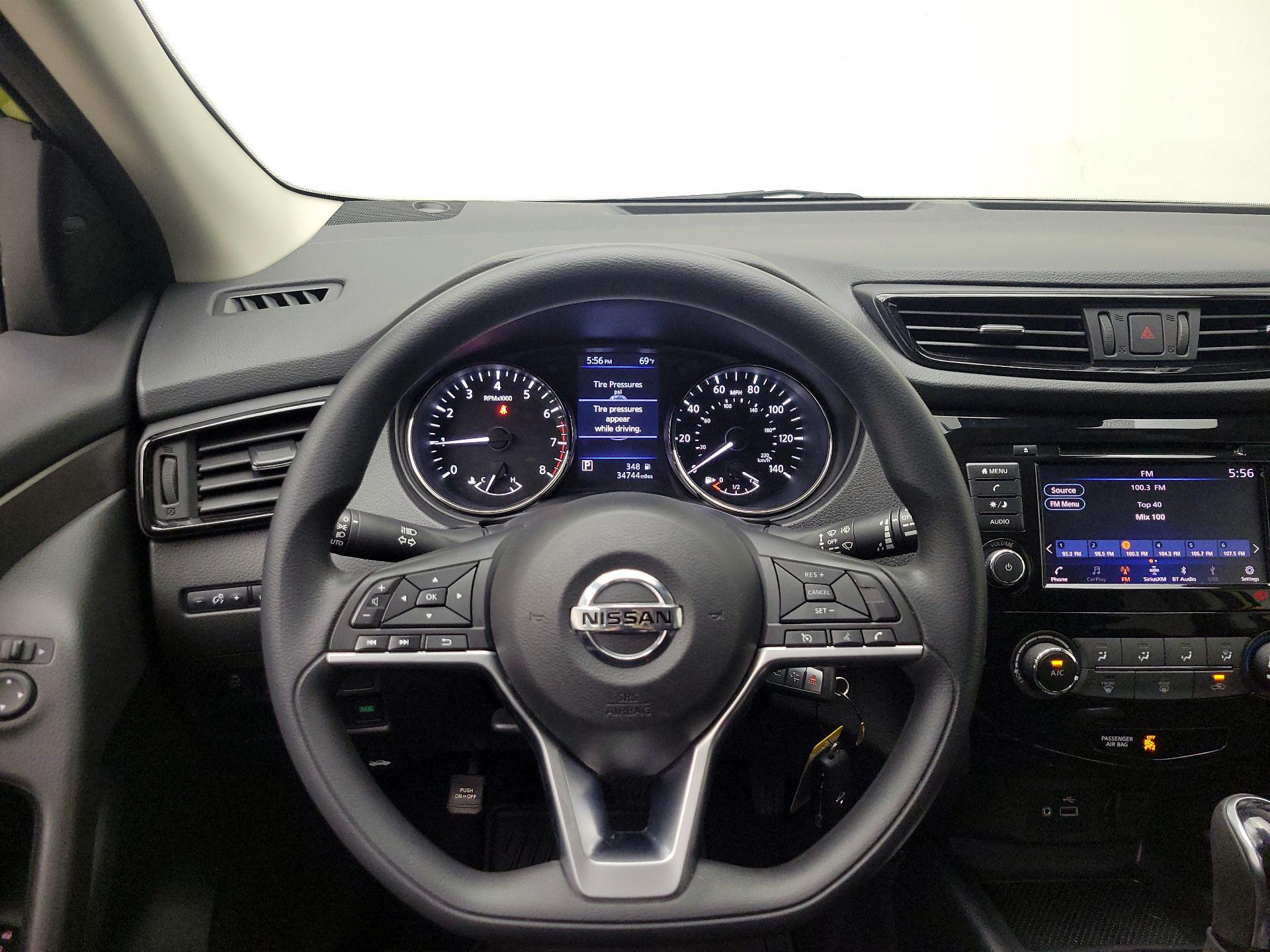 Thumbnail: 2020 Nissan Rogue Sport - 10
