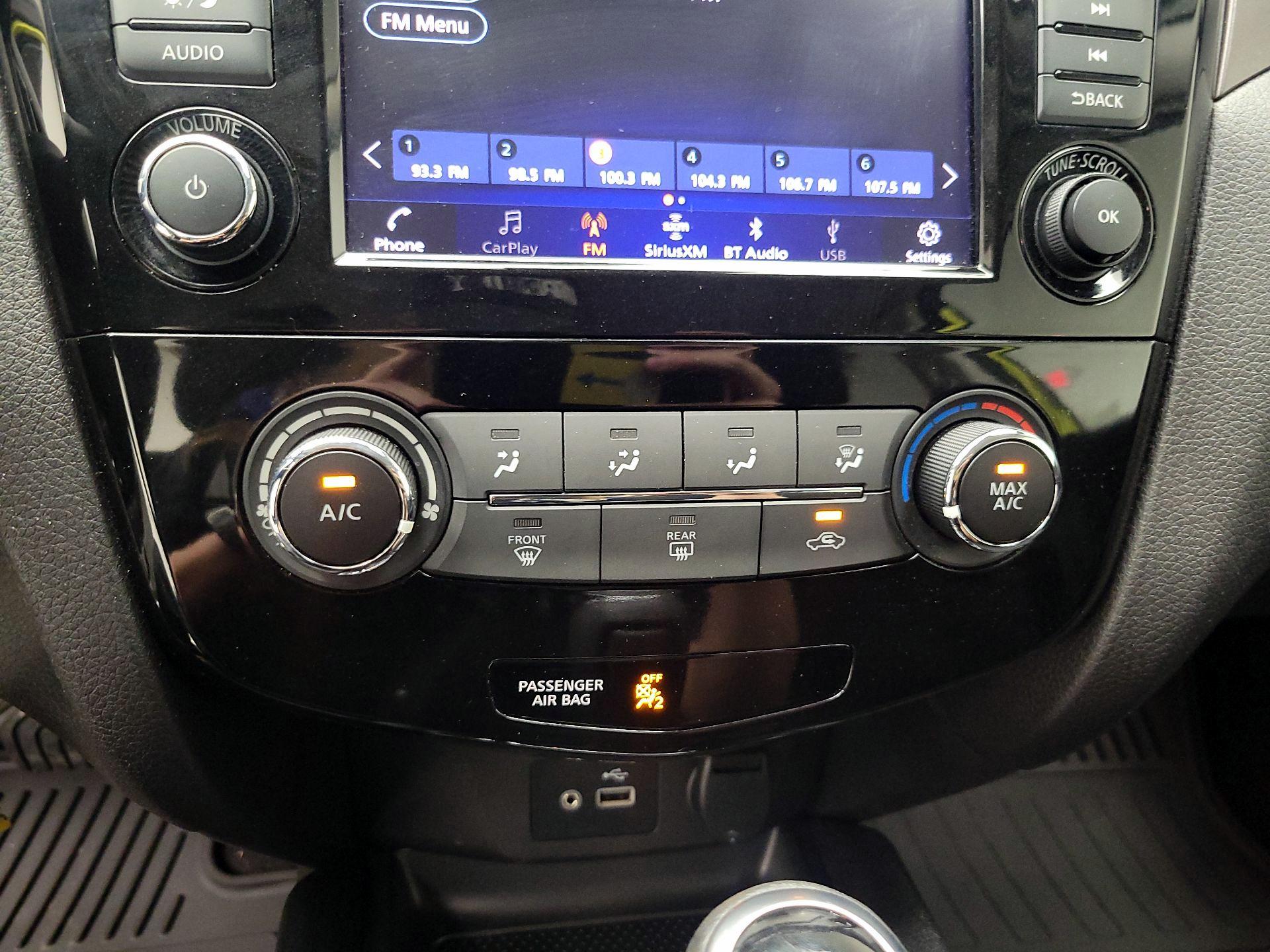Thumbnail: 2020 Nissan Rogue Sport - 16