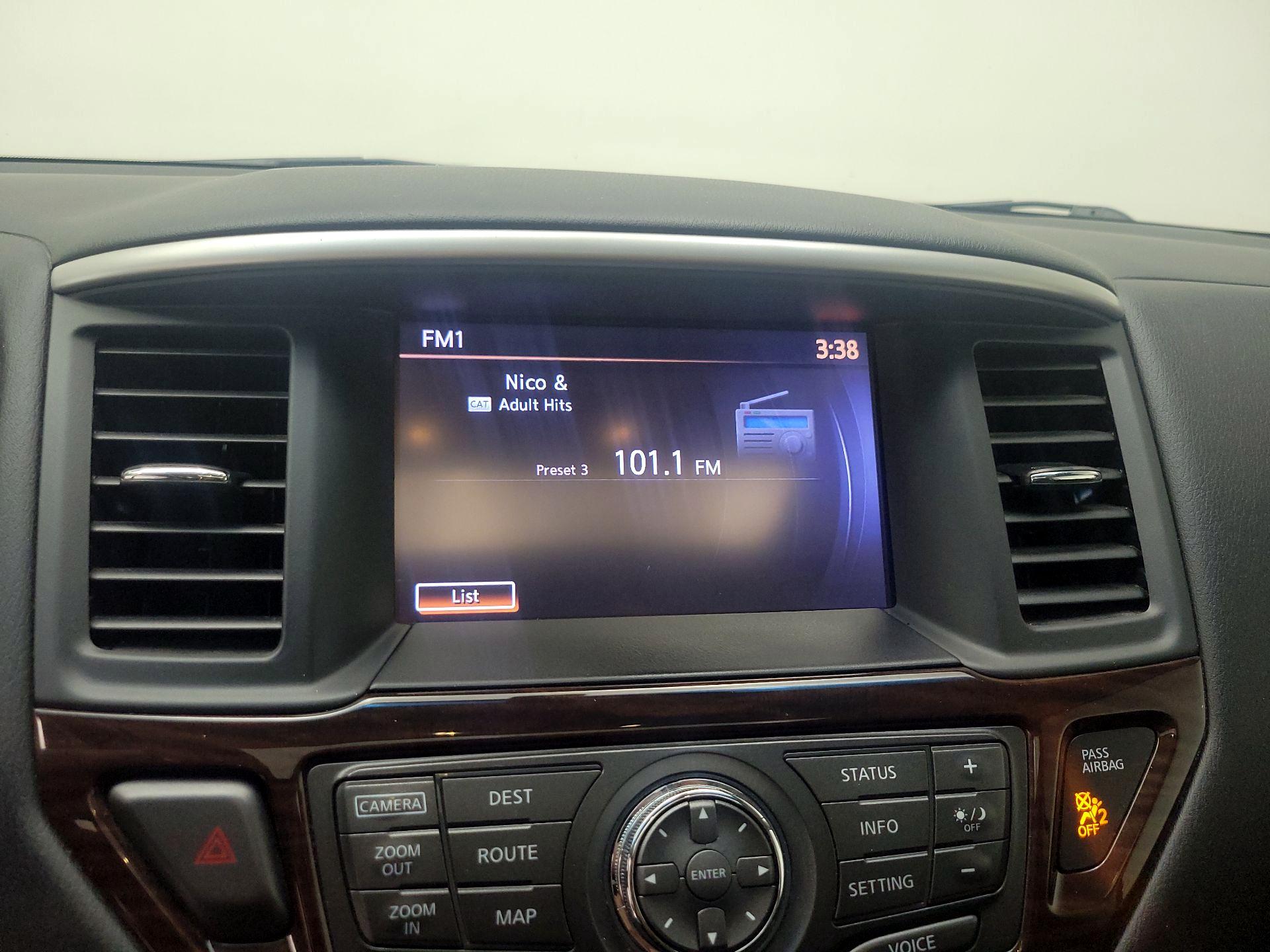 Thumbnail: 2014 Nissan Pathfinder - 16