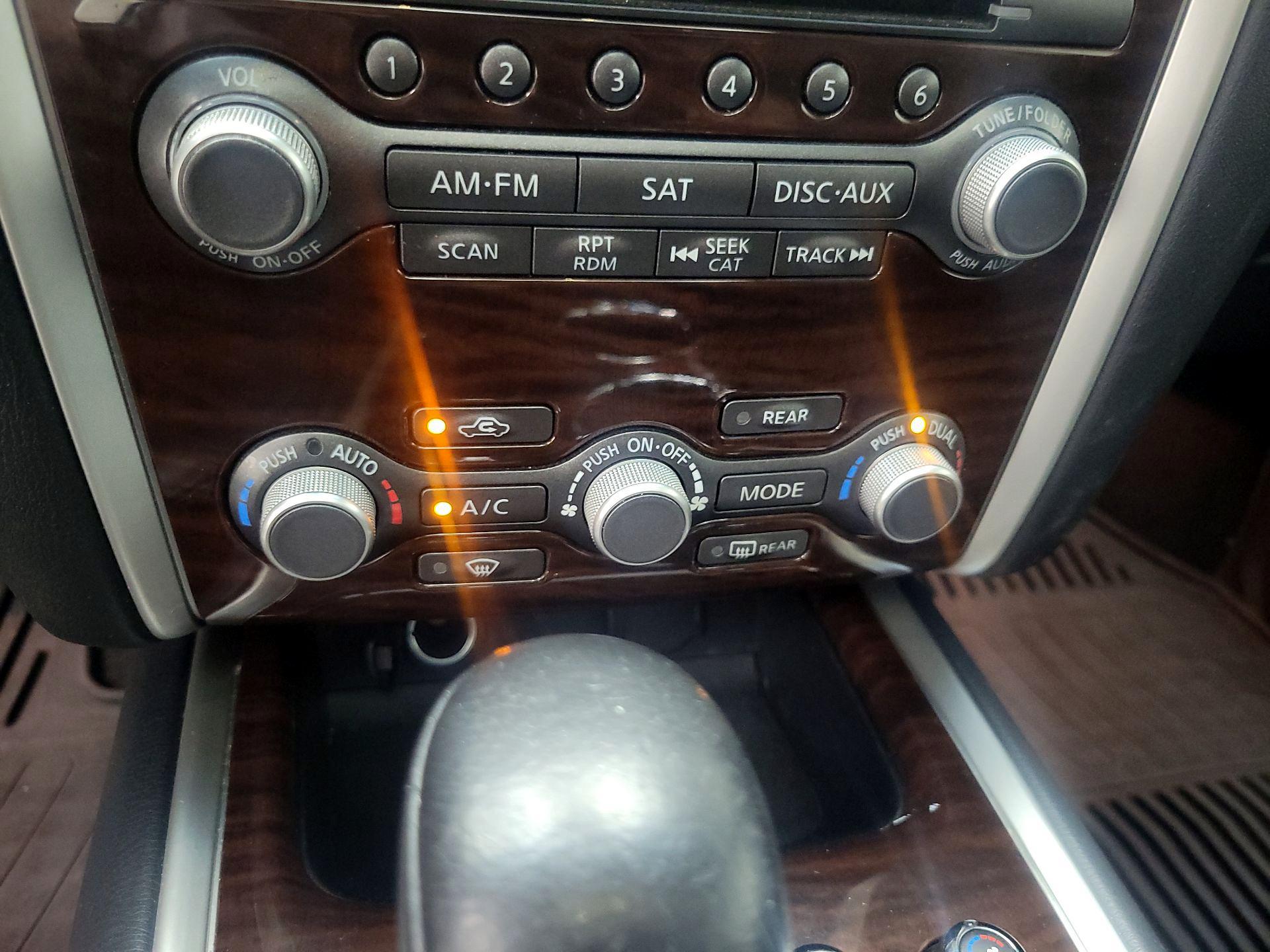 Thumbnail: 2014 Nissan Pathfinder - 17