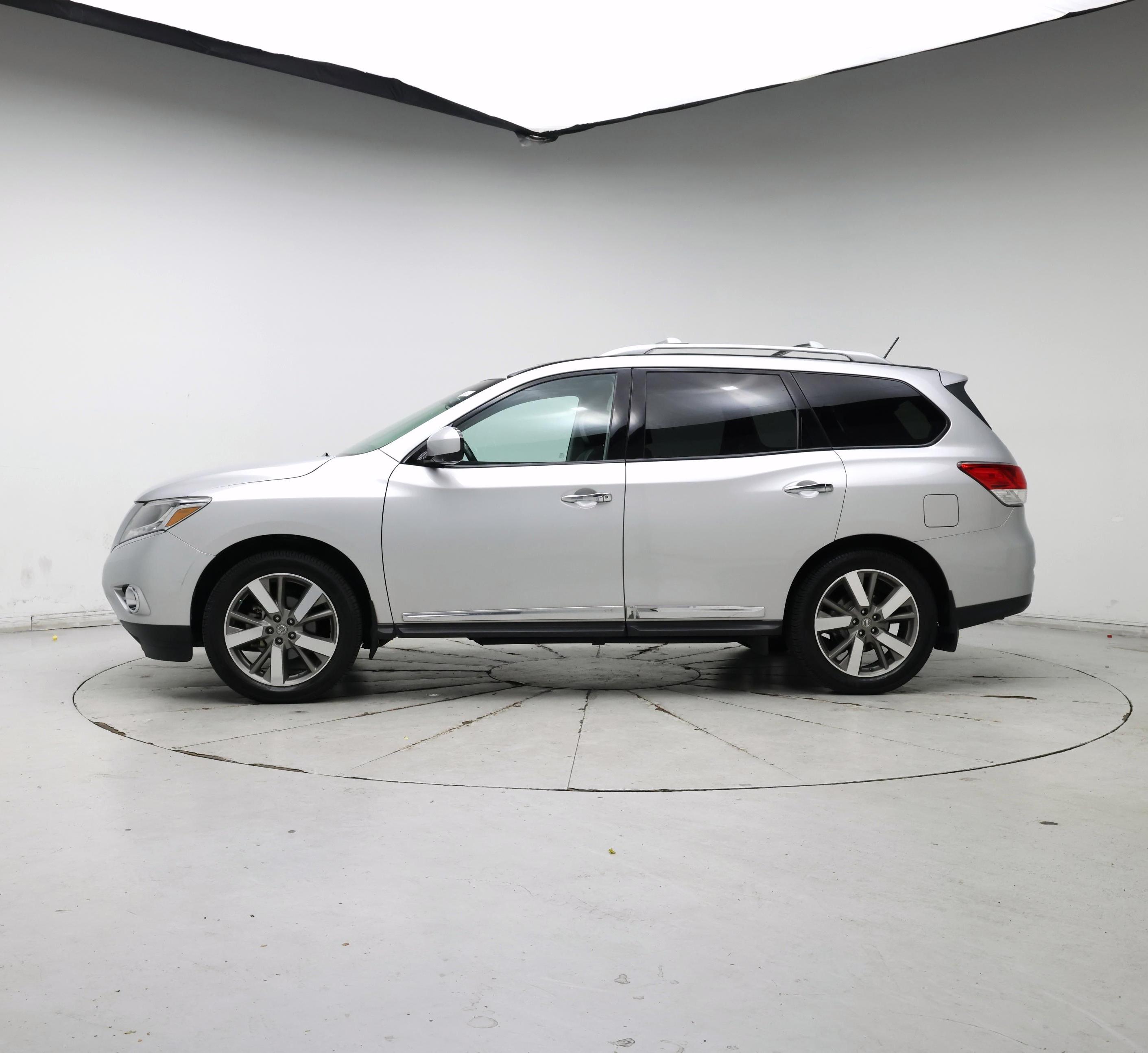 Thumbnail: 2014 Nissan Pathfinder - 3