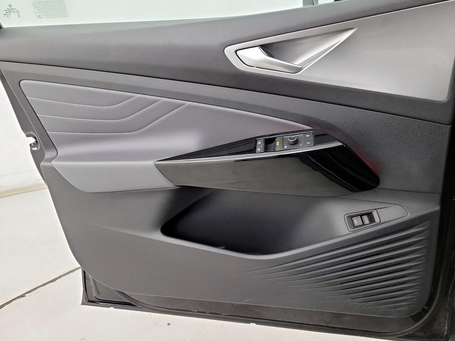 Thumbnail: 2023 Volkswagen ID.4 - 12