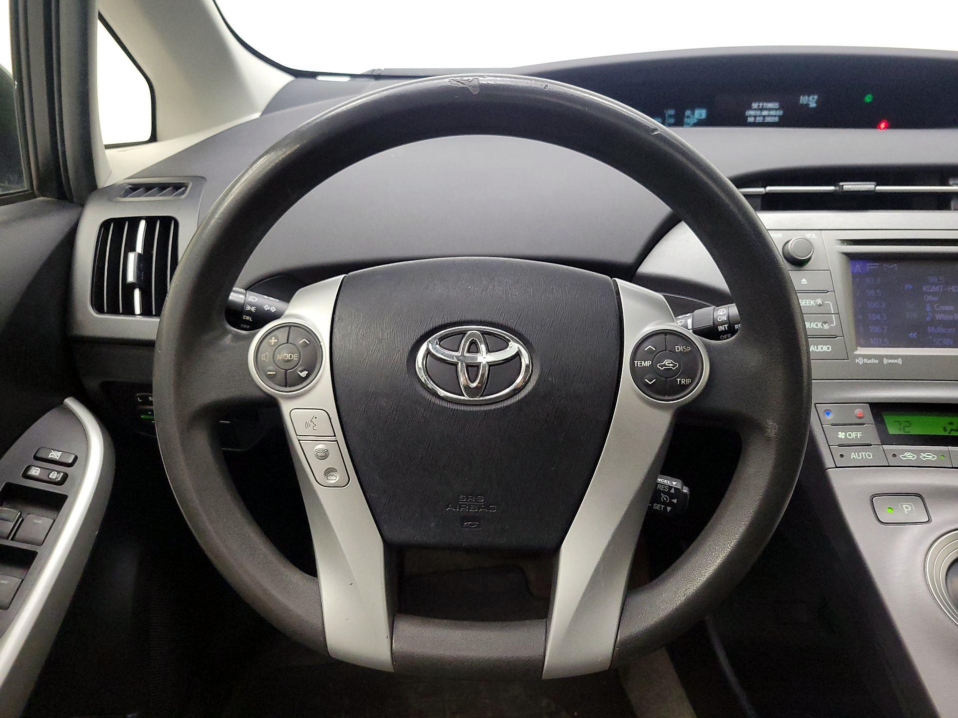 Thumbnail: 2014 Toyota Prius - 10