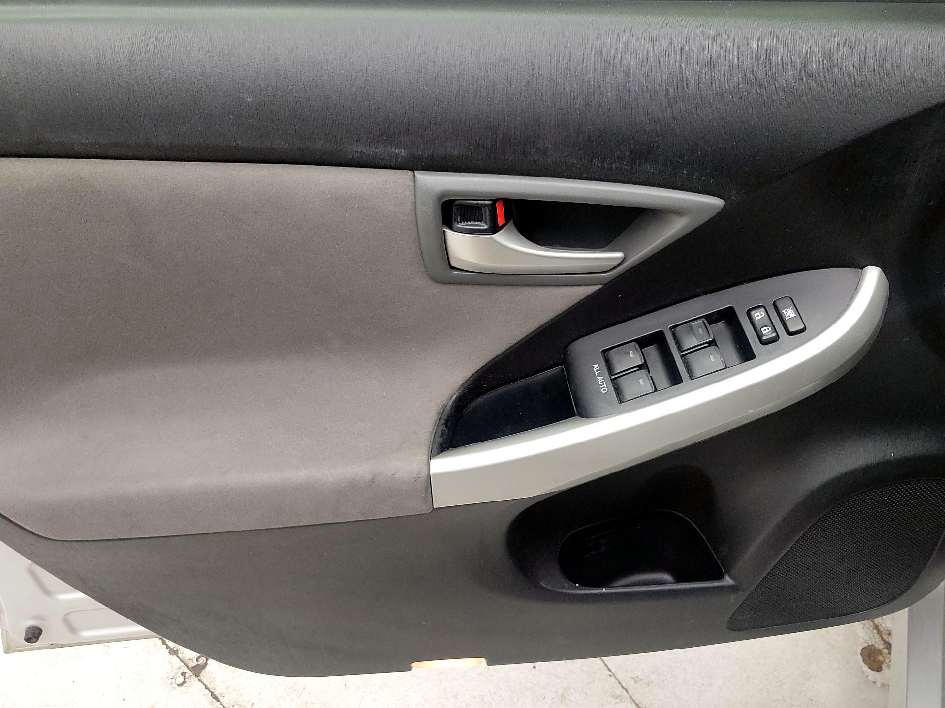 Thumbnail: 2014 Toyota Prius - 12