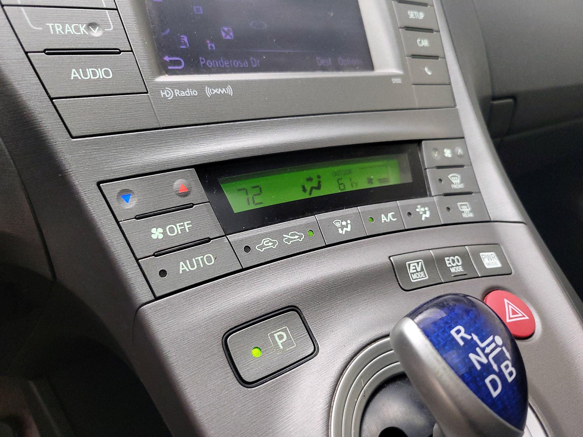 Thumbnail: 2014 Toyota Prius - 16