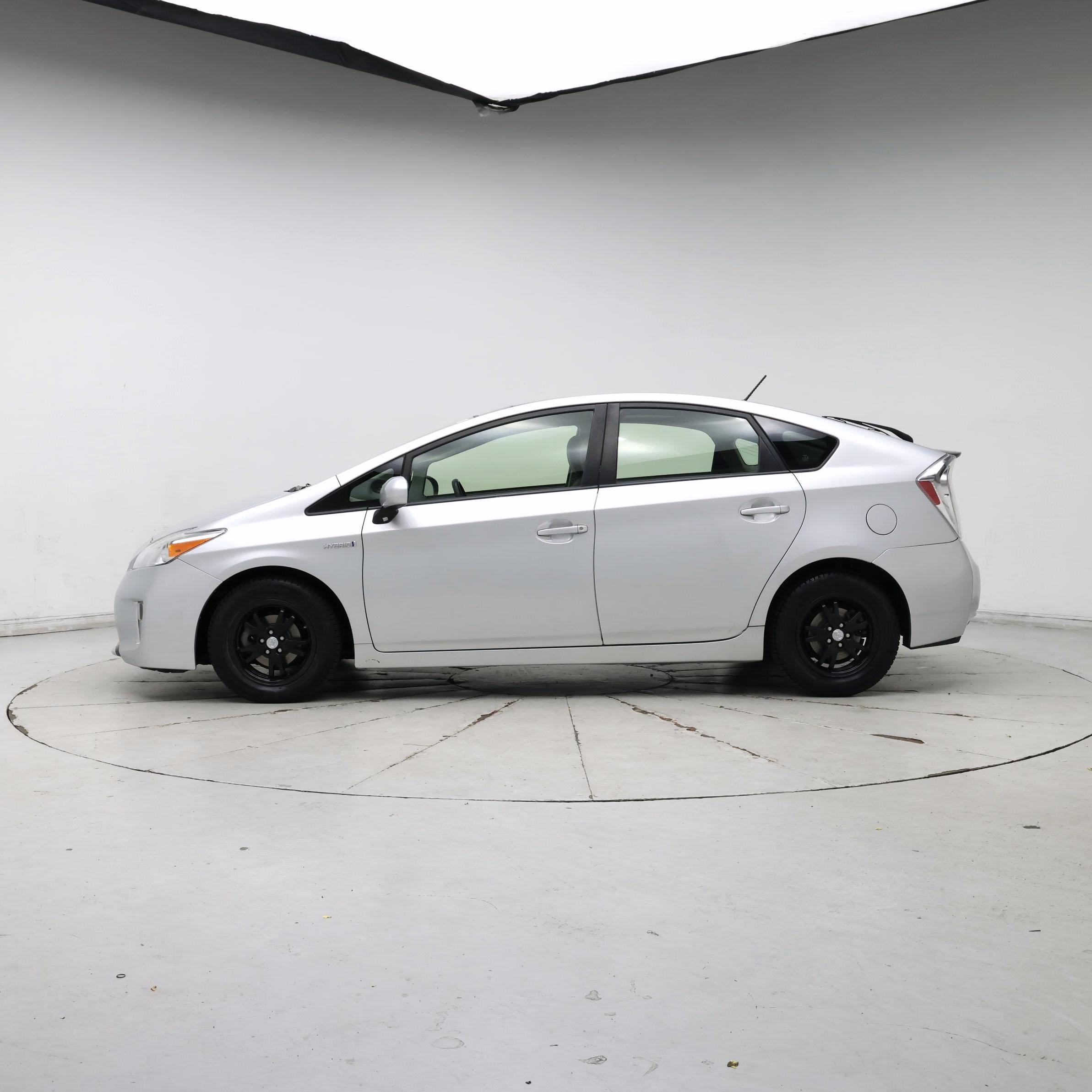 Thumbnail: 2014 Toyota Prius - 3